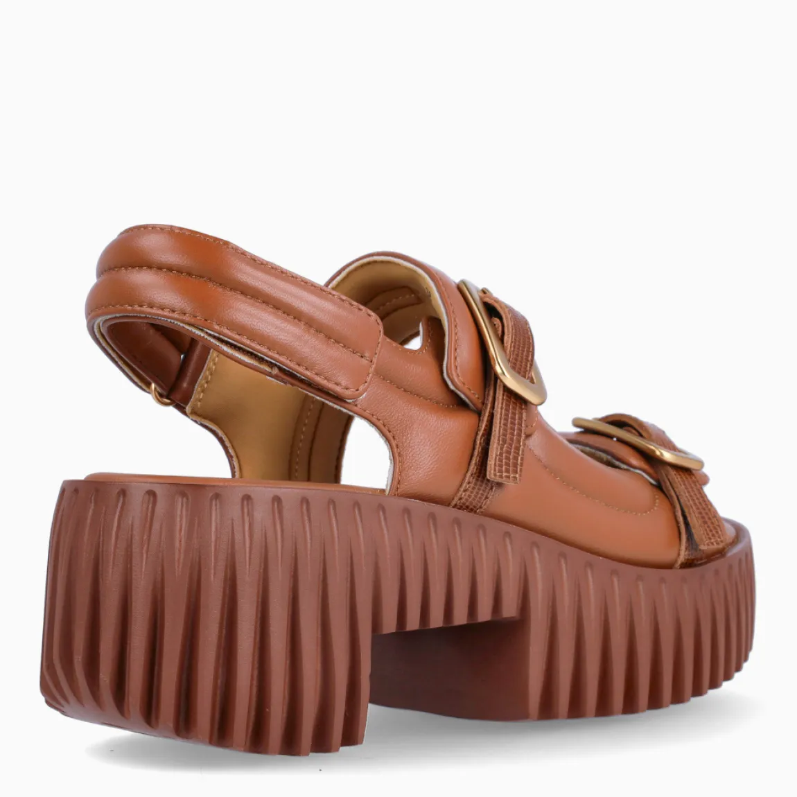 Sandalias de la marca 4CCCCEES, modelo PLIA KIKO. Elaboradas en piel de alta calidad color marrón con tiras acolchadas en la pala y tobillo. Además de detalles de hebilla en pala para ajuste. Interior en piel color marrón. Cierre de las sandalias con velcro. Suela con efecto dentada y tacón de 7cm de altura. Estas sandalias 4CCCCEES PLIA KIKO son un complemento ideal para esta temporada!