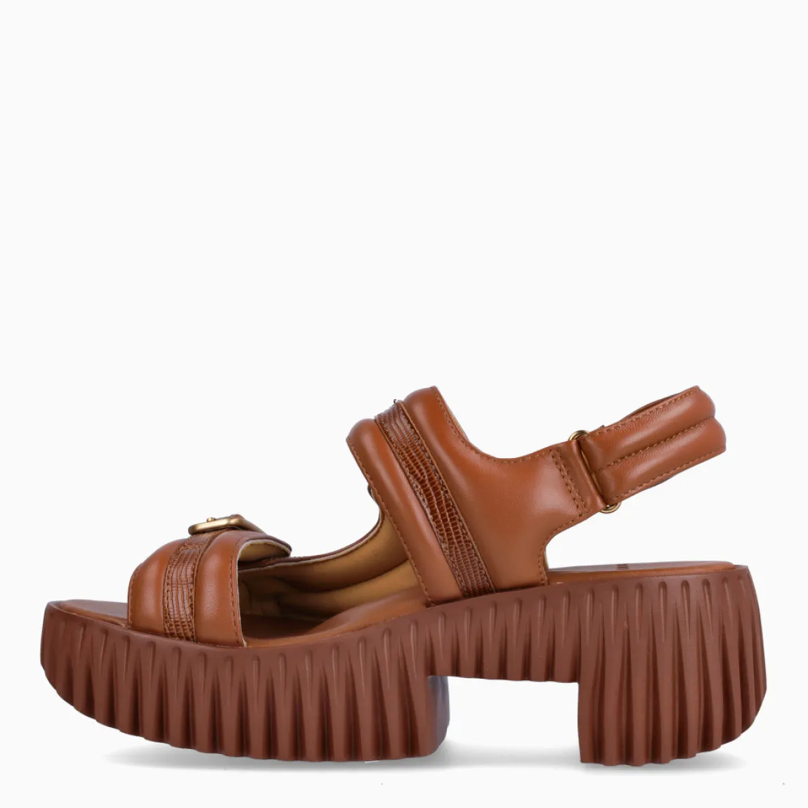 Sandalias de la marca 4CCCCEES, modelo PLIA KIKO. Elaboradas en piel de alta calidad color marrón con tiras acolchadas en la pala y tobillo. Además de detalles de hebilla en pala para ajuste. Interior en piel color marrón. Cierre de las sandalias con velcro. Suela con efecto dentada y tacón de 7cm de altura. Estas sandalias 4CCCCEES PLIA KIKO son un complemento ideal para esta temporada!