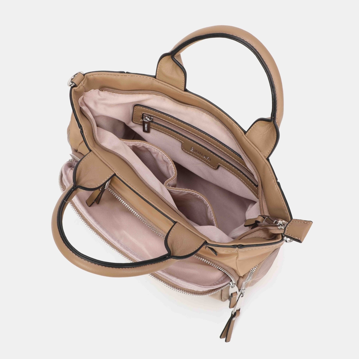 Bolso hombro de la marca Binnari, modelo AURA. Esta confeccionado en nylon recicable y detalles en pu de alta calidad color camel. Tiene gran capacidad de organizacion gracias a todo los bolsillos con los que cuenta.Su asa es ajustable para así poder llevarlo tambien como bandolera. Detalles metálicos de color nickel . Bolso Binnari AURA ideal para llevar en tu día a día! Medidas: alto 24cm y ancho 30cm.