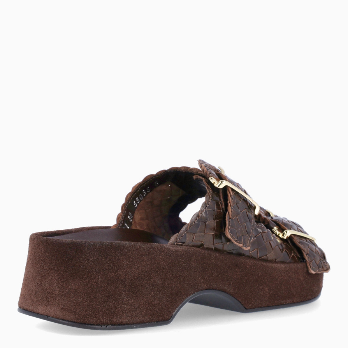 Sandalias de la marca Pons Quintana, modelo FORLI. Sandalias confeccionada a mano en piel trenzada color marrón es la combinación de diseño artesanal y confort absoluto. Su diseño de esta sandalias Pons Quinatan cuenta con hebillas trenzadas sobre empeine para adaptar el ajuste del pie, su plataforma forrada en piel trenzada a tono brinda mayor altura sin sacrificar estabilidad, ideal para acompañarte durante todo el día. Sandalias Pons Quintana con suela de goma antideslizante. Altura plataforma 4,5 cm, altura delantera 3,5 cm. Sandalias Pons Quintana FORLI, perfecta para outfits casuales, esta sandalia es un básico versátil que suma estilo y personalidad a cualquier temporada.