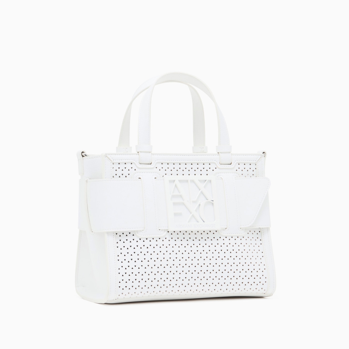 Bolso de la marca Armani Exchange, modelo URSULA. Bolso con diseño minimalista elaborado en piel con efecto troquelado color blanco, y detalle de logotipo en parte frontal. Cierre con cremallera. Bolso perfecto para completar looks urbanos y sofisticados. La textura técnica del tejido le aporta un toque moderno y resistente, mientras que su gran capacidad lo hace ideal para afrontar el día con estilo y practicidad. Bolso Armani Exchange con amplio compartimento principal. Se puede llevar al hombro o en la mano. Bolso Amani Exchange URSULA, es un accesorio imprescindible para quienes aprecian la sencillez refinada. Medidas: alto 20cm y ancho 24cm.
