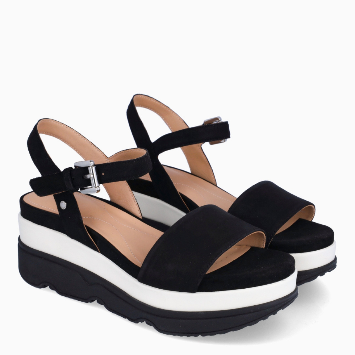 Sandalias de la marca Geox, modelo D02. Elaboradas en ante color negro. Interior en piel color nude. Sandalias Geox con cierre de hebilla en tobillo y suela con plataforma en blanco y negro. Sandalias Geox D02, complemento clásico para tu día a día!