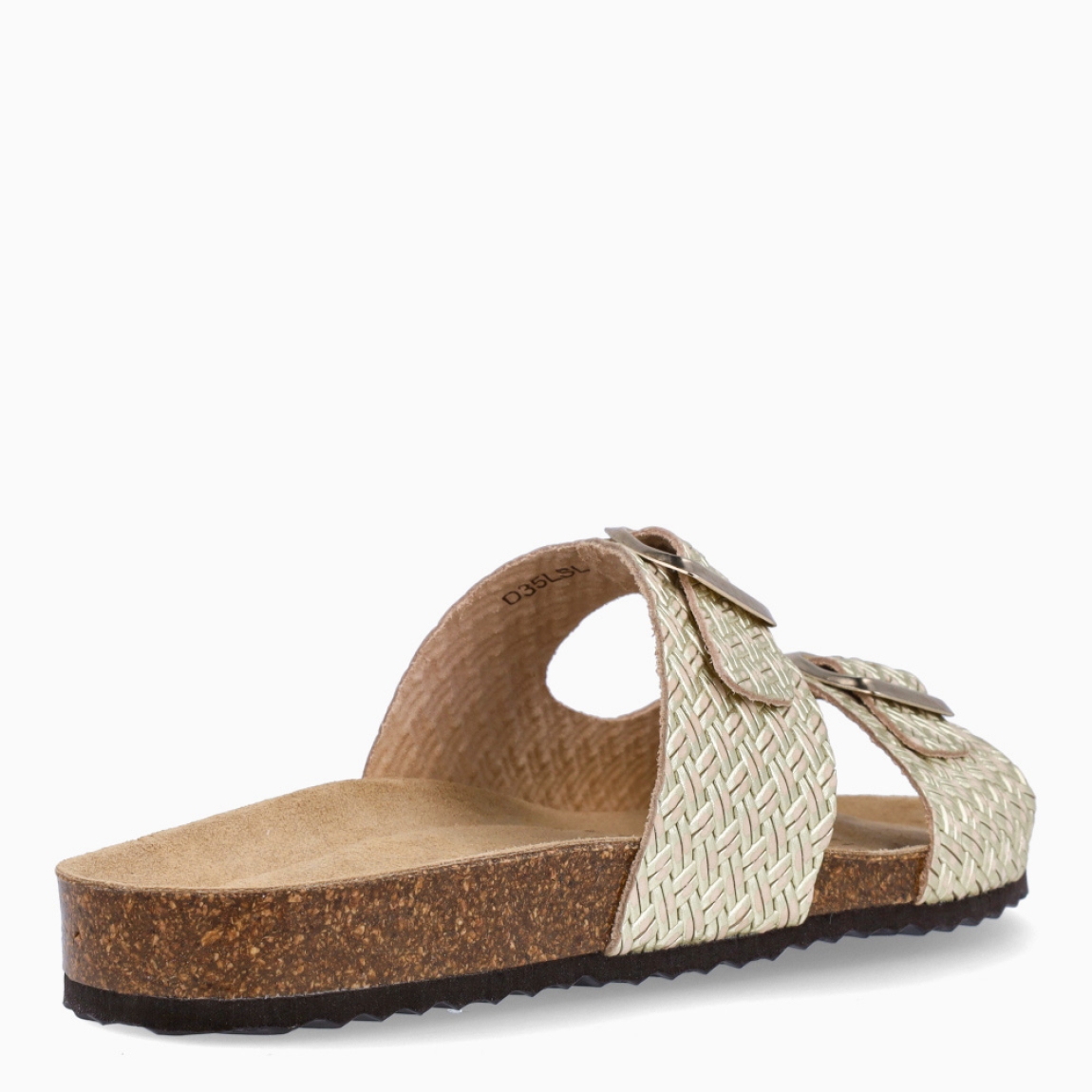 Sandalia para mujer de la marca Geox modelo BRUNNA. Elaborada en piel color oro con detalle de doble tiras en pala, de estilo diario, que garantiza confort y transpirabilidad durante todo el día. Cierre con doble hebilla en pala. Este modelo, cuenta con una empella de suave gamuza. Ideal para la ciudad, BRUNNA está pensada para añadir un toque moderno a los looks de verano.