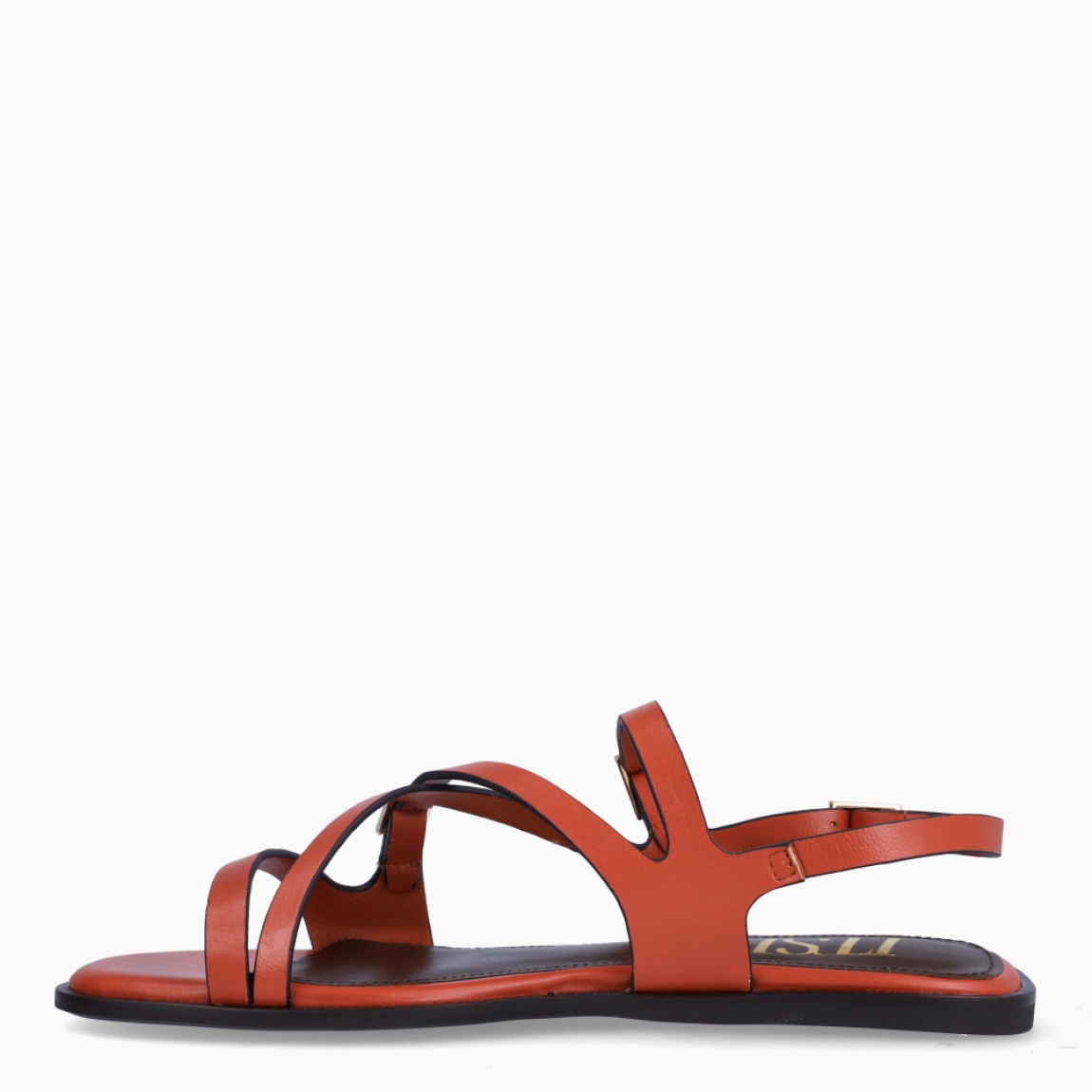 Sandalias de la marca Itse, modelo BELEN. Sandalias elaboradas en piel color naranja. Interior de sandalias en piel color marrón Sandalias con tiras cruzadas en pala y cierre con tres hebillas, dos en pala y una en tobillo. Sandas Itse con suela de goma plana. Estas sandalias Itse BELEN son ideales para ti!