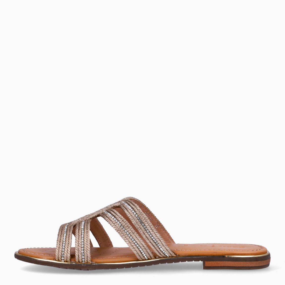 Sandalias de la marca Geox, modelo GREC. Sandalias elaboradas en piel color oro con piedrería en tiras de pala. Interior en piel color camel. Sandalias Geox estilo griegas con suela plana de goma. Chanclas Geox GREC, ideales para tu día a día esta temporada!