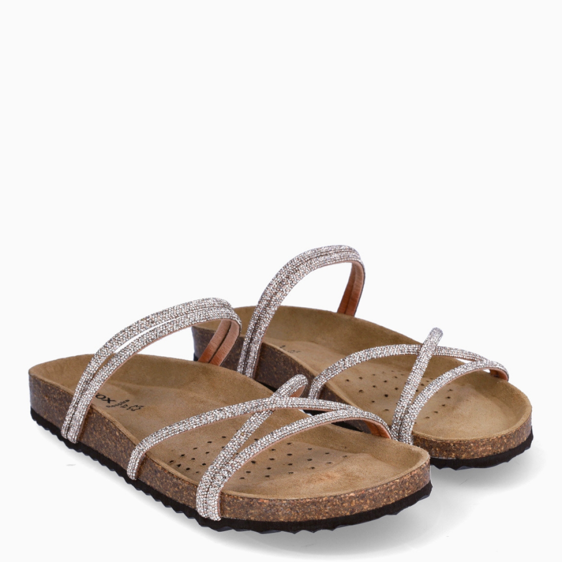 Sandalias de la marca Geox, modelo DASY. Sandalias elaboradas piel con detalle de piedrerías rosa y tiras cruzadas en pala. Interior en piel color camel. Cierre de sandalias Geox con cordones y suela de corcho plana. Sandalias Geox DASY ideales para esta temporada!