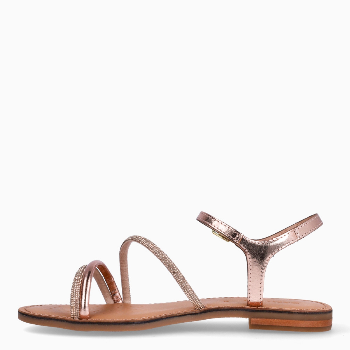 Sandalias de la marca Geox, modelo MABEL. Elaboradas en piel color rosa con tiras brillantes escarchadas en pala. Interior en piel color camel. Cierre de sandalias Geox con hebilla en tobillo. Suela plana de goma. Estas sandalias Geox MABEL son un complemento ideal para resaltar tus looks y disfrutar de una comodidad única!