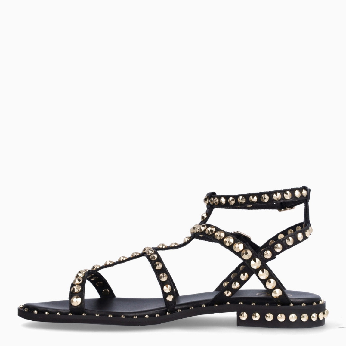 Sandalias de la marca ASH, modelo PRECIOUS. Elaboradas en piel color negro con detalle de tachuelas doradas y tiras hasta arriba. Interior en piel color negro. Cierre de sandalias ASH con doble hebilla en tobillo. Suela plana de goma. Estas sandalias ASH PRECIOUS son ideales para llevar tus looks de temporada con estilo y comodidad!