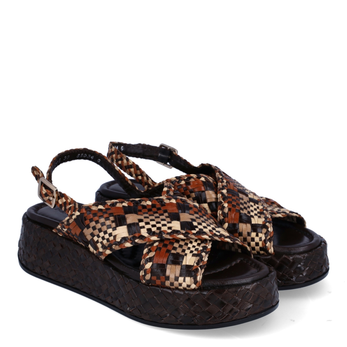 Sandalias de la marca Pons Quintana, modelo MAUI. Elaboradas en piel trenzada multicolor. Interior en piel color negro. Cierre de sandalias Pons Quintana MAUI con hebilla en tobillo. Suela con 5cm de plataforma. Sandalias Pons Quintana MAUI ideales para acompañarte en tu día a día con comodidad y elegancia. Con ellas destacarás allá donde vayas!