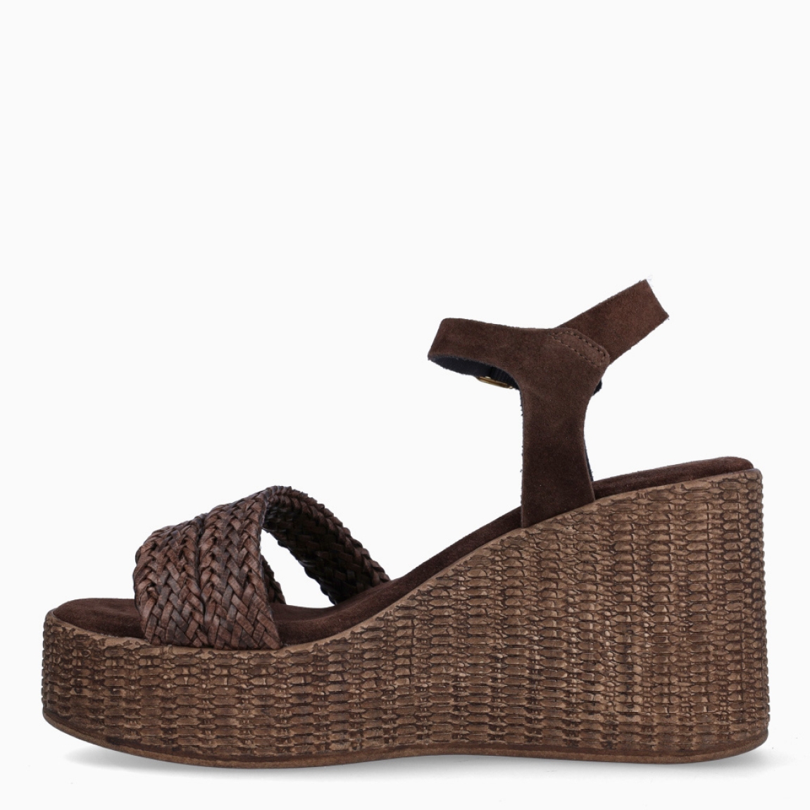 Sandalias de la marca Itse, modelo LYSA. Elaboradas en rafia trenzada color marrón. Interior en ante color marrón. Cierre de sandalias Itse con hebilla en tobillo y suela alta con cuña de 8cm de altura. Estas sandalias Itse LYSA son ideales en comodidad y estilo!