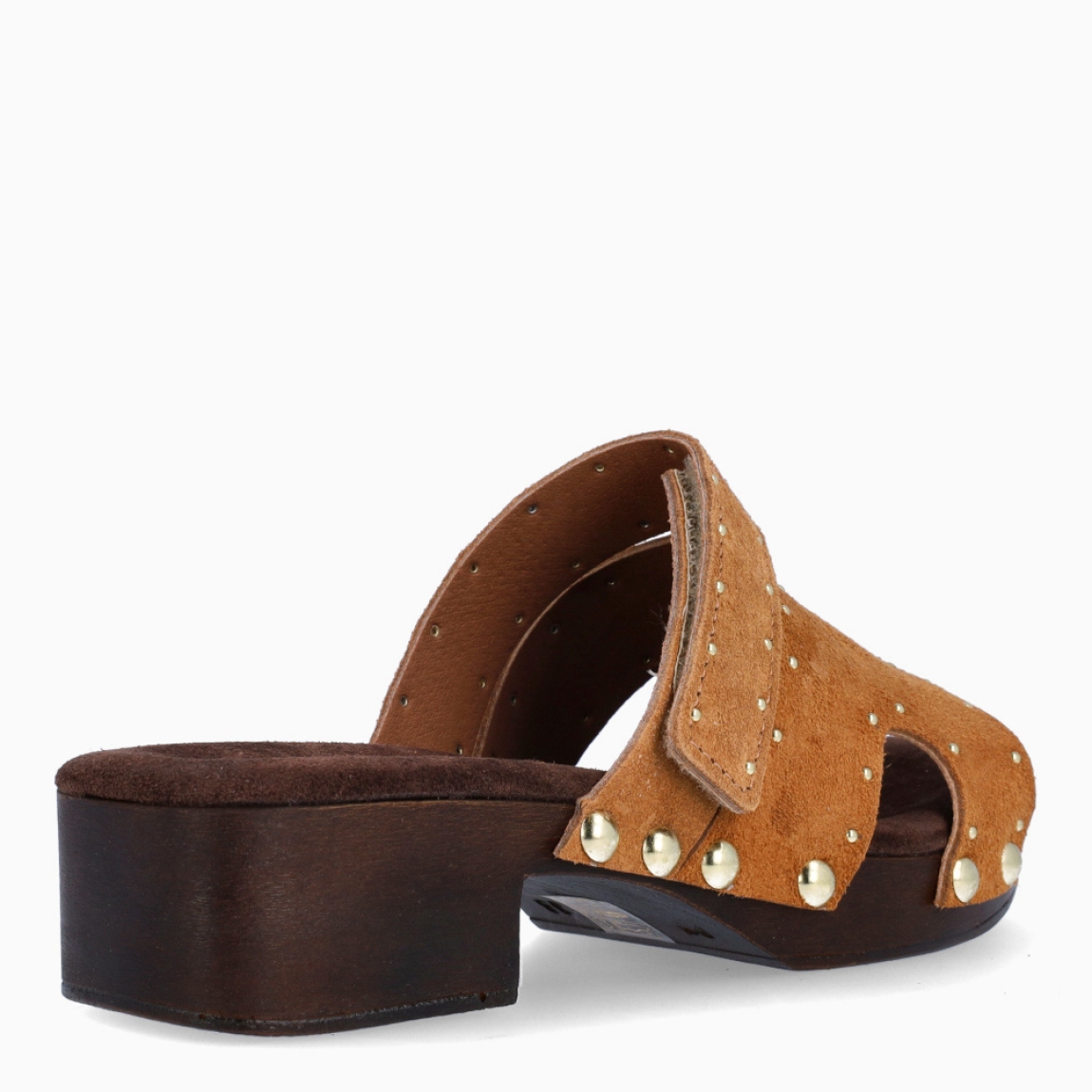 Sandalias de la marca Itse, modelo LAVINIA. Elaboradas en ante color cuero con aplicaciones de tachuelas en pala. Interior en ante color marrón con cierre de velcro en pala. Sandalias Itse con tacón de 5cm de altura. Estas sandalias Itse LAVINIA son ideales para ti!