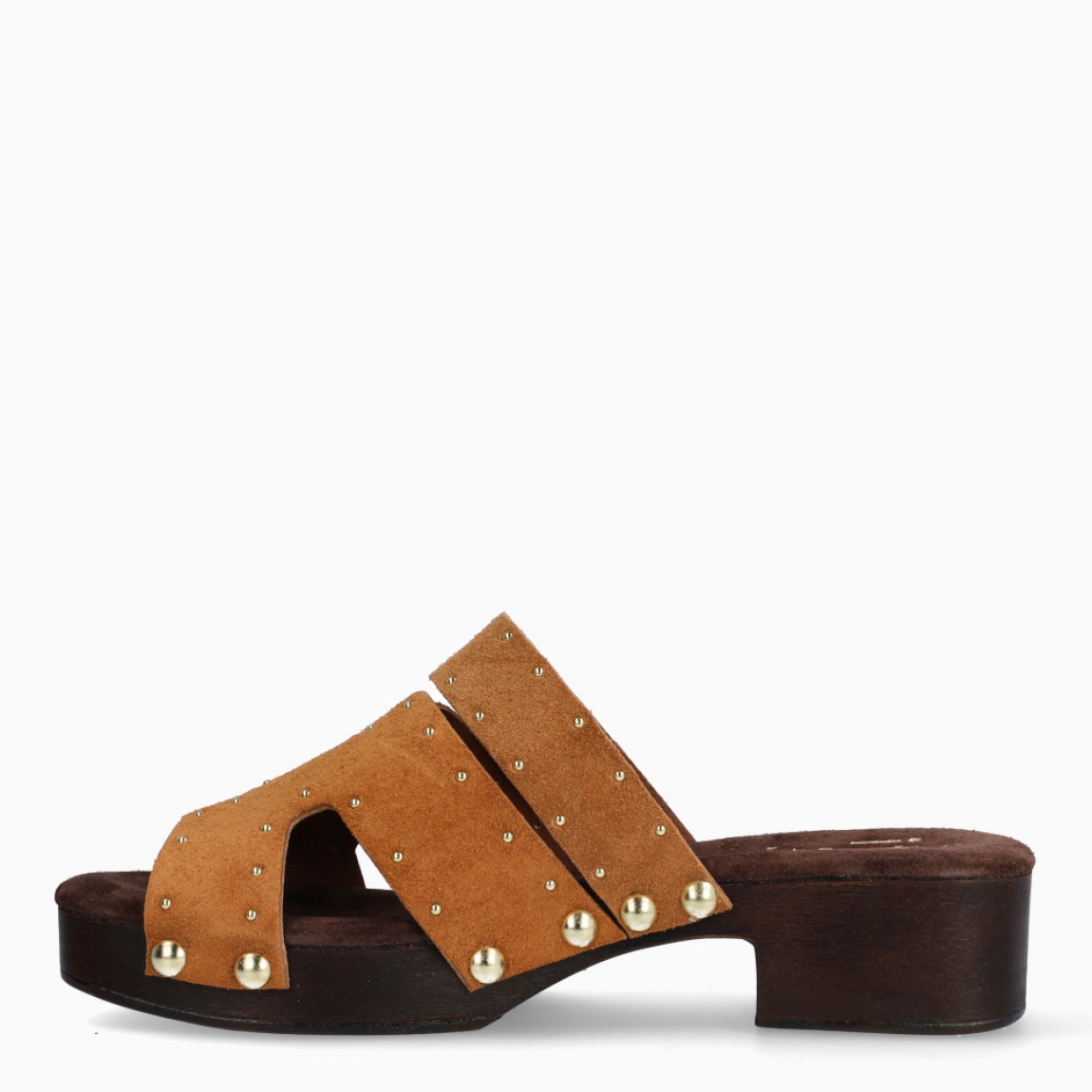 Sandalias de la marca Itse, modelo LAVINIA. Elaboradas en ante color cuero con aplicaciones de tachuelas en pala. Interior en ante color marrón con cierre de velcro en pala. Sandalias Itse con tacón de 5cm de altura. Estas sandalias Itse LAVINIA son ideales para ti!