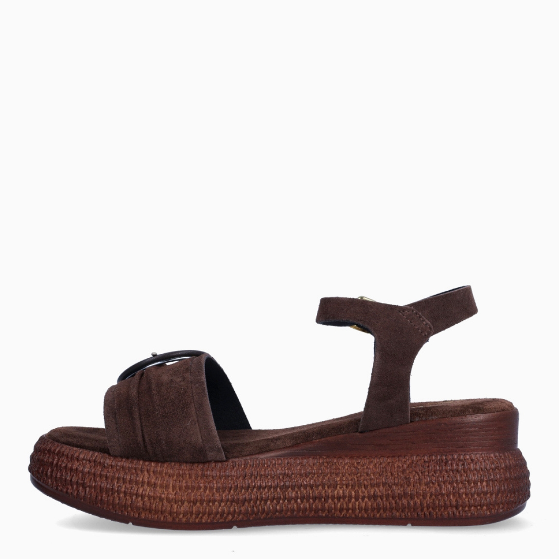 Sandalias de la marca Itse modelo VALERIA. Sandalias elaboradas en ante color marrón con hebilla en pala. Interior en ante color marrón. Sandalias Itse con cierre de hebilla en tobillo. Suela con 4cm de plataforma. Estas sandalias Itse VALERIA son ideales en comodidad y estilo!