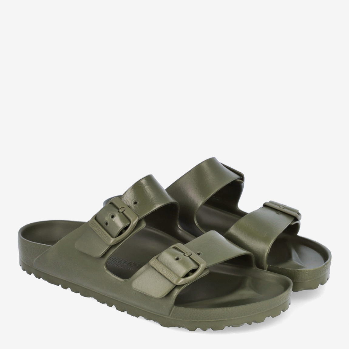 Sandalias de la marca Birkenstock, modelo ARIZONA EVA. Sandalias elaboradas en neopreno color verde de alta calidad. Cierre de las sandalias con doble hebilla en pala y empeine. Suela plana de goma. Estas sandalias Birkenstockl ARIZONA EVA son ligeras, resistentes al agua y te ofrece la mejor comodidad que necesitas para esta temporada.