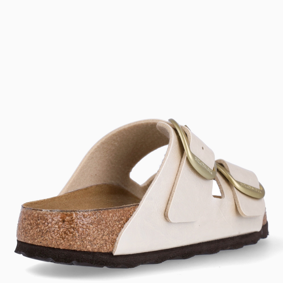 Sandalias de la marca Birkenstock, modelo ARIZONA BIG BUCKLE. Sandalias elaboradas en neopreno de color platino con una base de corcho y látex de forma anatómica. Cierre de las sandalias con doble hebilla de espiga de metal con ajuste individual. Estas sandalias Birkenstock ARIZONA BIG BUCKLE es un complemento clásico para tus looks de temporada, con un diseño sencillo atemporal y una ligereza que te dará la comodidad que necesitas en tu día a día.