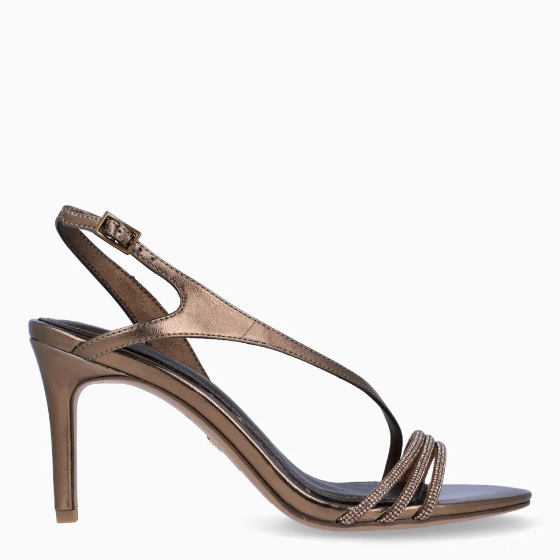 Sandalias de la marca Tamaris, modelo SHANTAL. Elaboradas en polipiel color cobre con tiras en pala con brillantes y tiras cruzadas en pala. Interior en piel color cobre. Suela con tacón fino de 8cm de altura. Estas sandalias Tamaris SHANTAL son un complemento ideal para elevar tus looks!