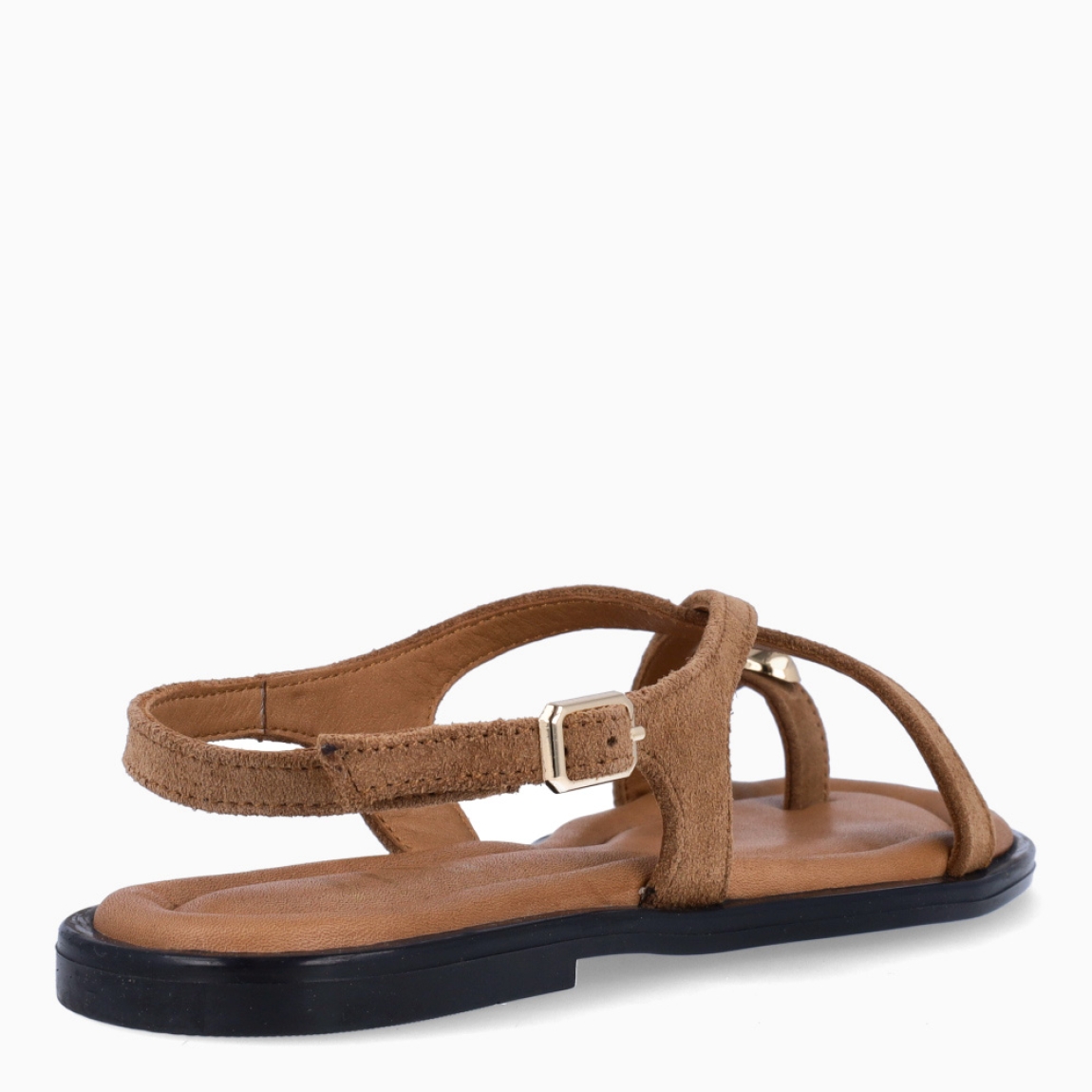 Sandalias de la marca Itse, modelo ALICIA. Elaboradas en ante color camel con tiras cruzadas en pala con detalle de anillo al dedo. Interior en ante color camel. Cierre de sandalias Itse con hebilla en tobillo. Suela plana de goma. Sandalias Itse ALICIA son un complemento ideal para ti!