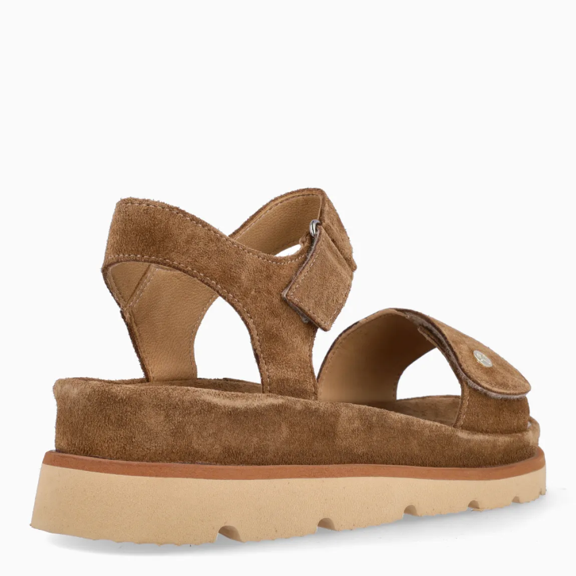 Sandalias de la marca Itse, modelo JIMENNA. Elaboradas en ante color camelcon tira en pala. Interior en ante color camel y cierre con doble velcro, en pala. Sandalias Itse con suela plana de goma. Estas sandalias Itse JIMENNA son un complemento ideal para ti!