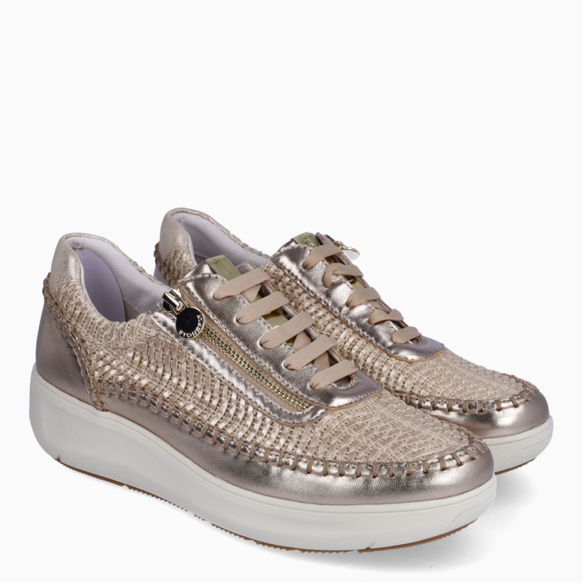 Deportivas de la marca Stonefly, modelo CREAM 78. Deportivas elaboradas en piel con efecto troquelado color bronce con detalle de cierre. Cierre de las deportivas con cordones taupe. Deportivas Stonefly con cuña de 3cm de altura. Estas Stonefly CREAM 78 son un complemento que te ofrecerá la comodidad que necesitas a donde vayas esta temporada!