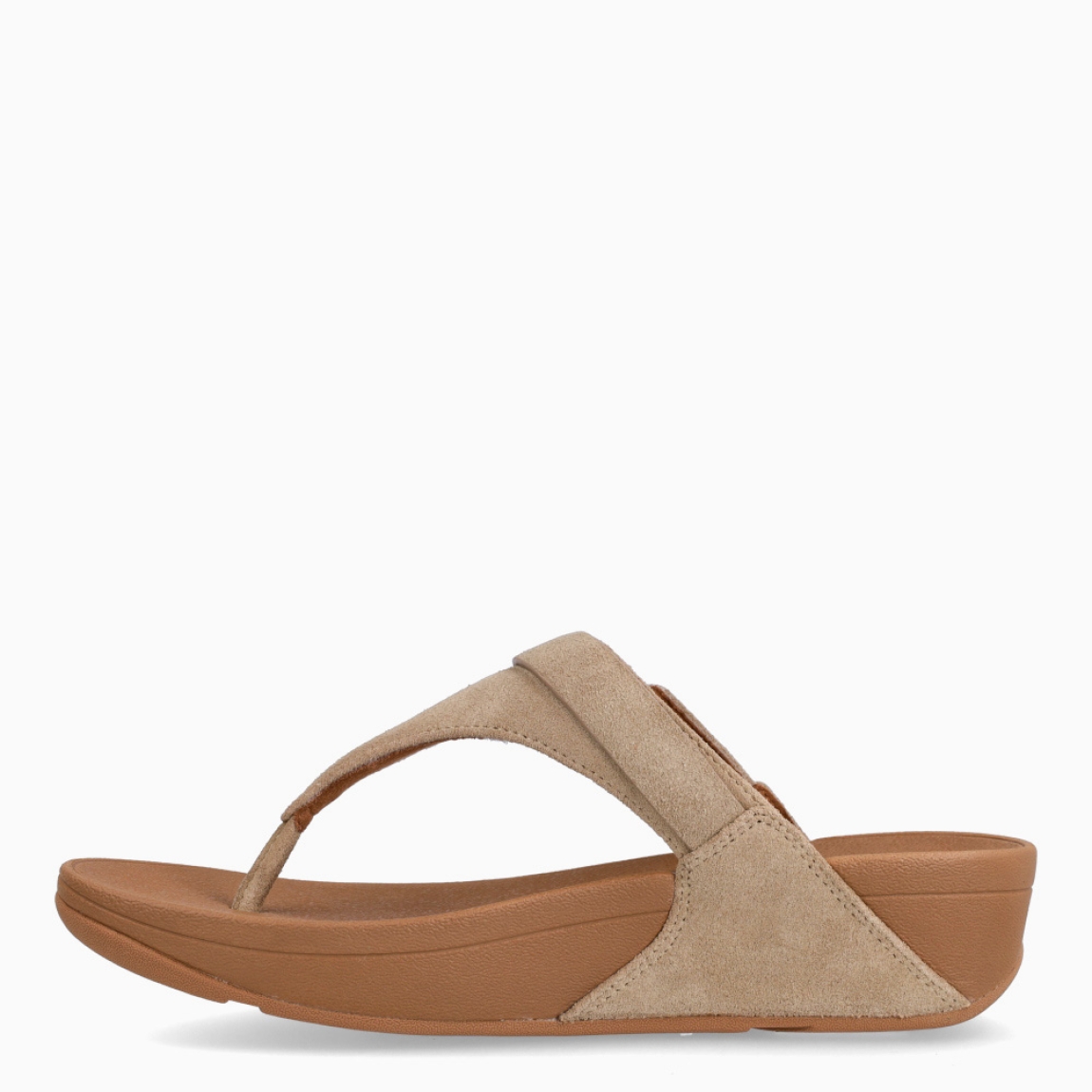 Sandalias de la marca Fitflop, modelo LULU. Sandalias elaboradas en ante color camel con hebilla en la pala. Interior de esclavas en neopreno color nude. Suela de goma con una cuña de 6cm de altura. Estas sandalias Fitflop LULU son ideales para esta temporada!
