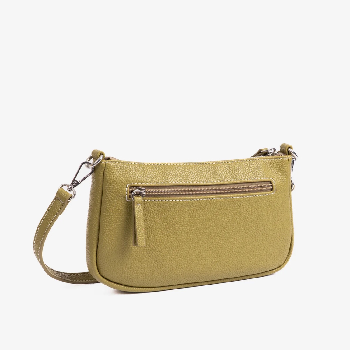 Bolso de la marca Matias Salva, modelo MAYE. Bolso elaborado en polipiel de alta calidad color verde, con un acabado fiel a la piel natural. Tamaño pequeño, ideal para llevar tus imprescindibles. Bandolera ajustable en altura. Interior forrado en textil suave al tacto. Bolsillos estratégicamente ubicados para llevarlo todo organizado. Bolso Matias Salva MAYE, ideal para tu dia a día! Medidas: 23x13.5x03 cm.