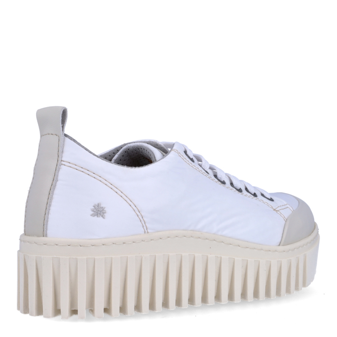Deportivas de la marca Art, modelo BLASCO. Elaboradas en naylon de color verde militar. Deportivas Art con plantilla acolchada y extraíble para máxima comodidad. Cierre de las deportivas con cordones blancos. Deportivas Art con suela con plataforma dentada 3.5cm. Estas deportivas Art BLASCO son un complemento ideal para llevar en tu día a día esta temporada!
