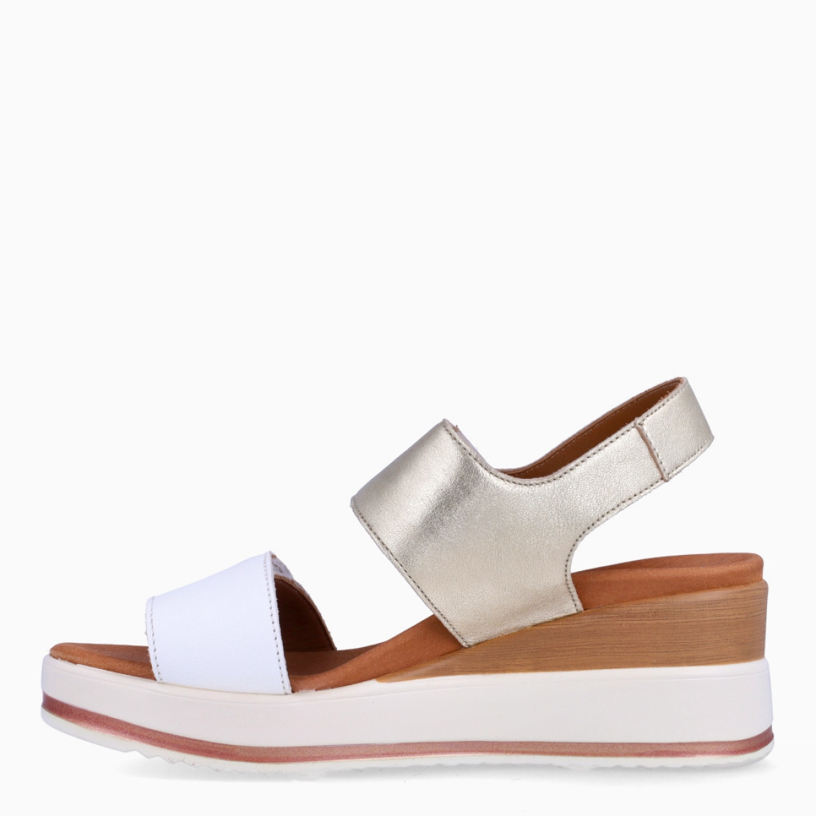 Sandalias de la marca Mephisto, modelo SWENA. Exterior en piel color blanco con detalle en dorado. Interior en piel color camel. Cierre con doble velcro en pala. Sandalias Mephisto con cuña de 6cm de alturas. Estas sandalias Mephisto SWENA son ideales para esta temporada, te darán la comodidad y estilo en tu día a día!