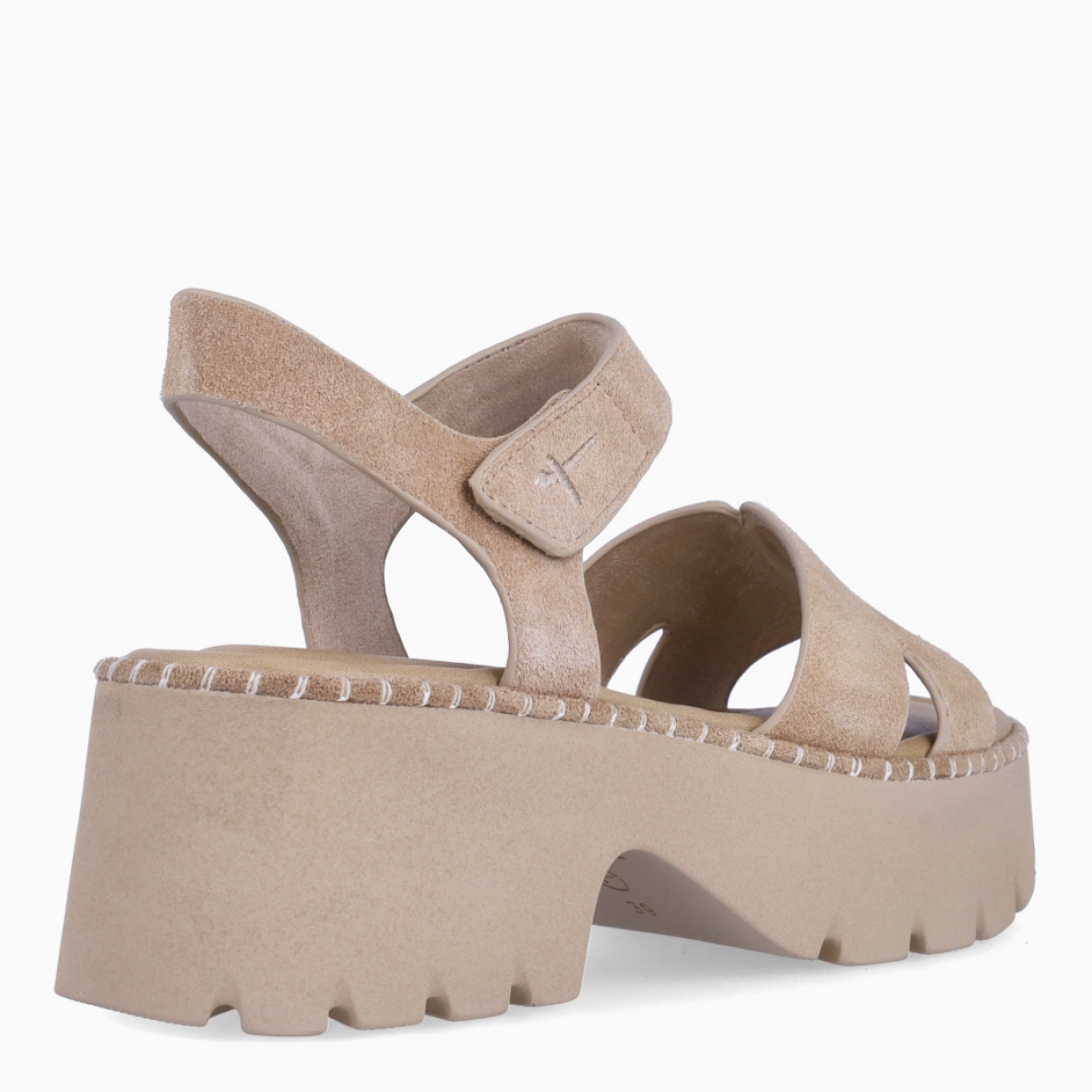 Sandalias de la marca Tamaris, modelo JOSELYN. Elaboradas en ante color taupe con tiras cruzadas y costura. Interior en piel color taupe. Cierre de sandalias Tamaris con velcro en tobillo. Suela con tacón grueso de 6cm de altura. Estas sandalias Tamaris JOSELYN, son un complemento ideal para llevar todos los días esta temporada!
