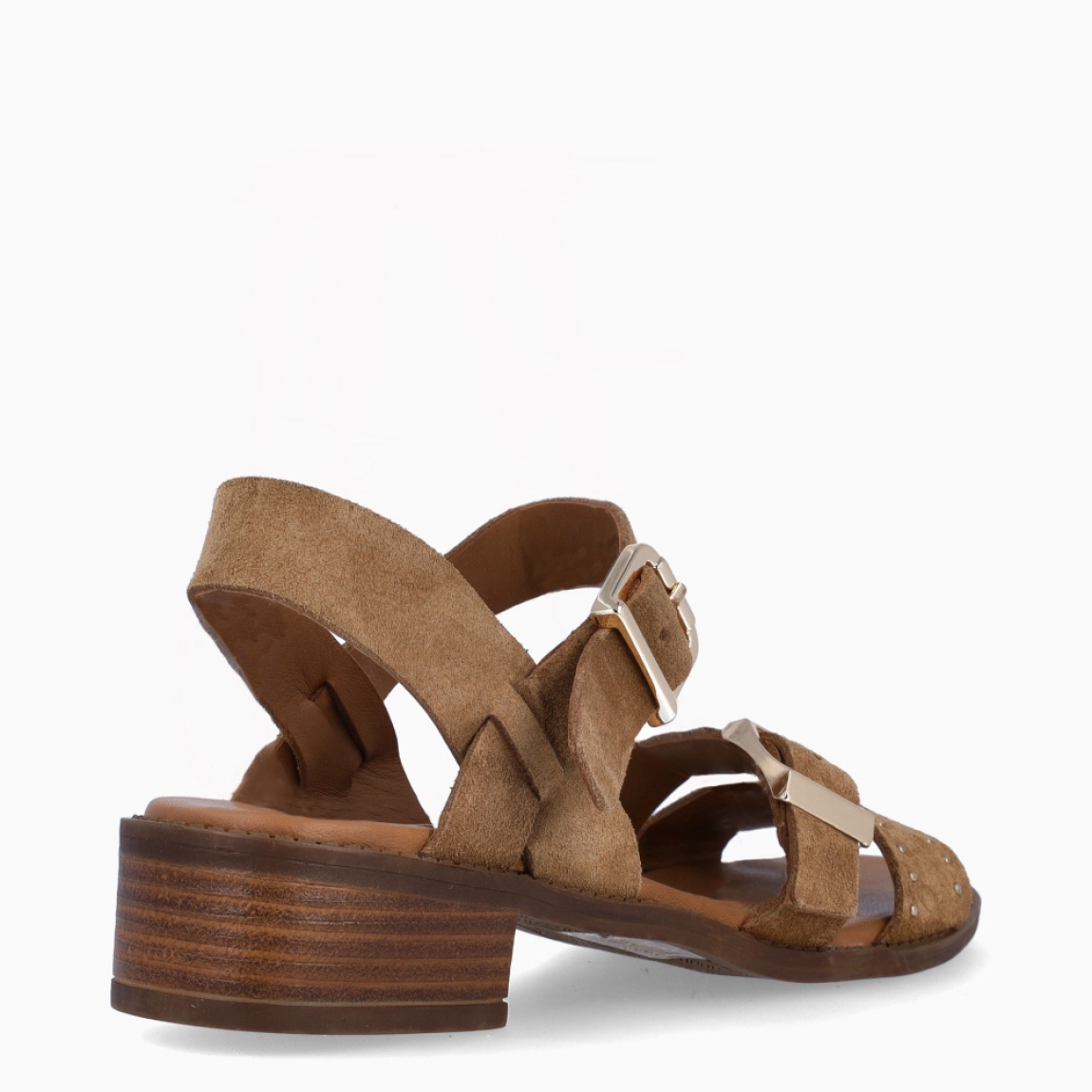 Sandalias de la marca Itse, modelo ASENA. Exterior elaborado en ante color camel con tira en pala con tachuelas y hebilla. Interior en piel color marrón. Sandalias Itse con cierre de hebilla en el tobillo y pala. Sandalias Itse con tacón de 3cm de altura. Estas sandalias Itse ASENA son un complemento clásico, ideal para esta temporada!