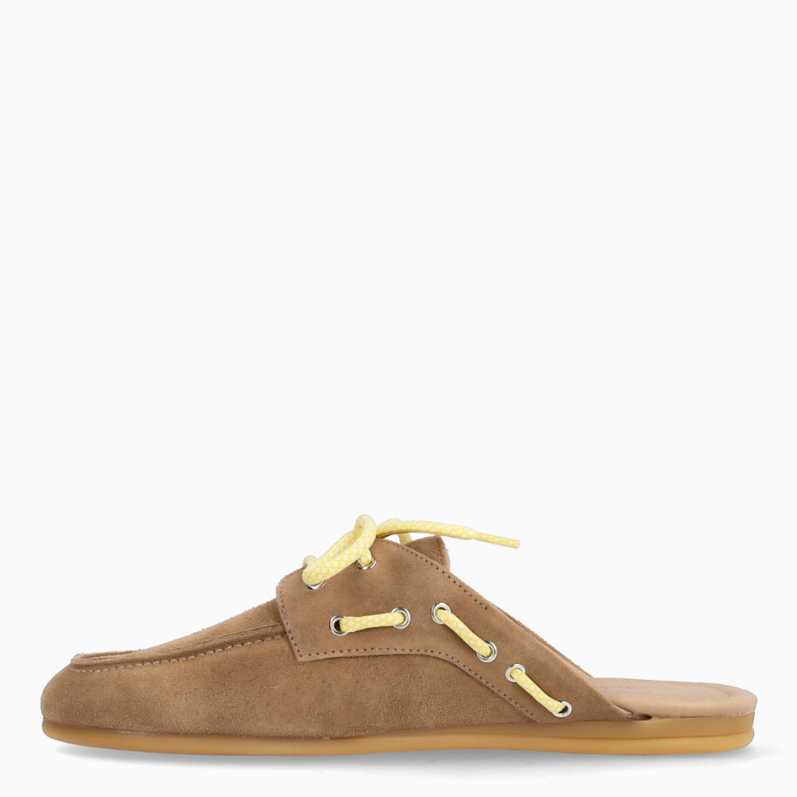 Zuecos de la marca POELMAN, modelo PL7. Zuecos confeccionados en ante de alta calidad, suave al tacto y que se adapta perfectamente a tu pie. Zuecos con cierre de cordones llamativos en la pala. Zuecos POELMAN, abierto en la parte trasera para un estilo relajado y una suela ligera para mayor comodidad diaria. Estos zuecos POELMAN PL7, es un básico imprescindible para el día a día.
