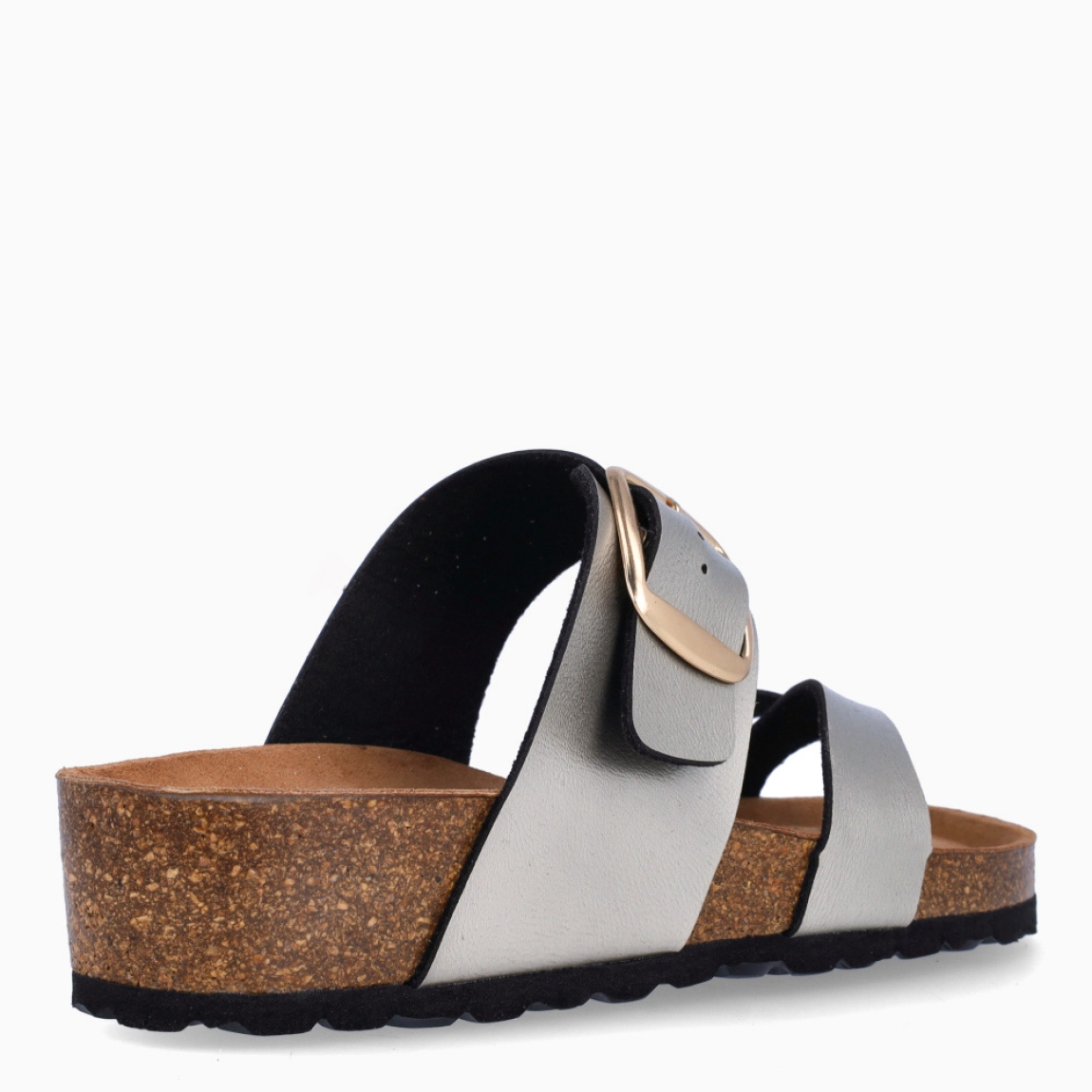 Sandalias de la marca Itse, modelo AUSTIN. Sandalias elaboradas en piel color platino brillante. Tiras cruzadas en pala. Cierre de sandalias Itse con hebilla en pala. Interior en corcho. Suela plana y de goma. Estas sandalias Itse AUSTIN, son unas básicas para esta temporada!