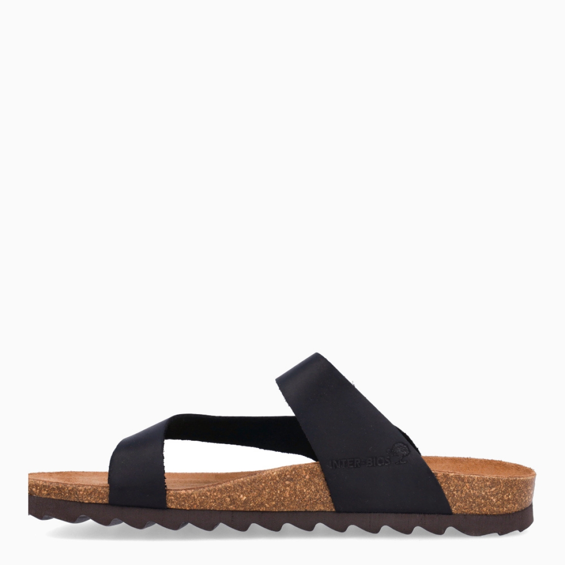 Sandalias de la marca Inter Bios, modelo DINA. Sandalias elaboradas en piel color negro. Cierre con hebilla y suela de goma plana. Estas sandalias Inter Bios DINA es un complemento ideal para tus looks de temporada.