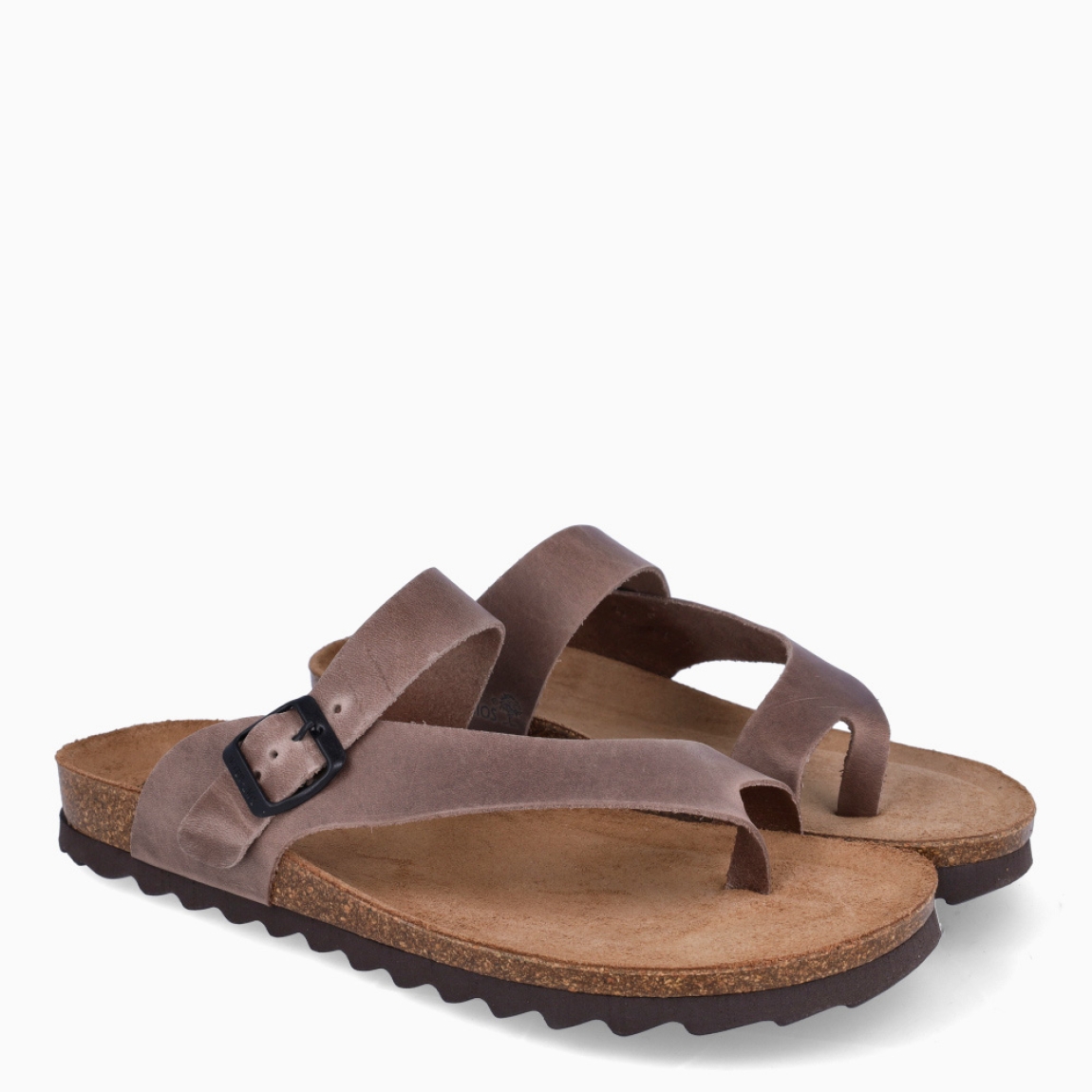 Sandalias de la marca Inter Bios, modelo DINA. Sandalias elaboradas en piel color marrón. Cierre con hebilla y suela de goma plana. Estas sandalias Inter Bios DINA es un complemento ideal para tus looks de temporada.