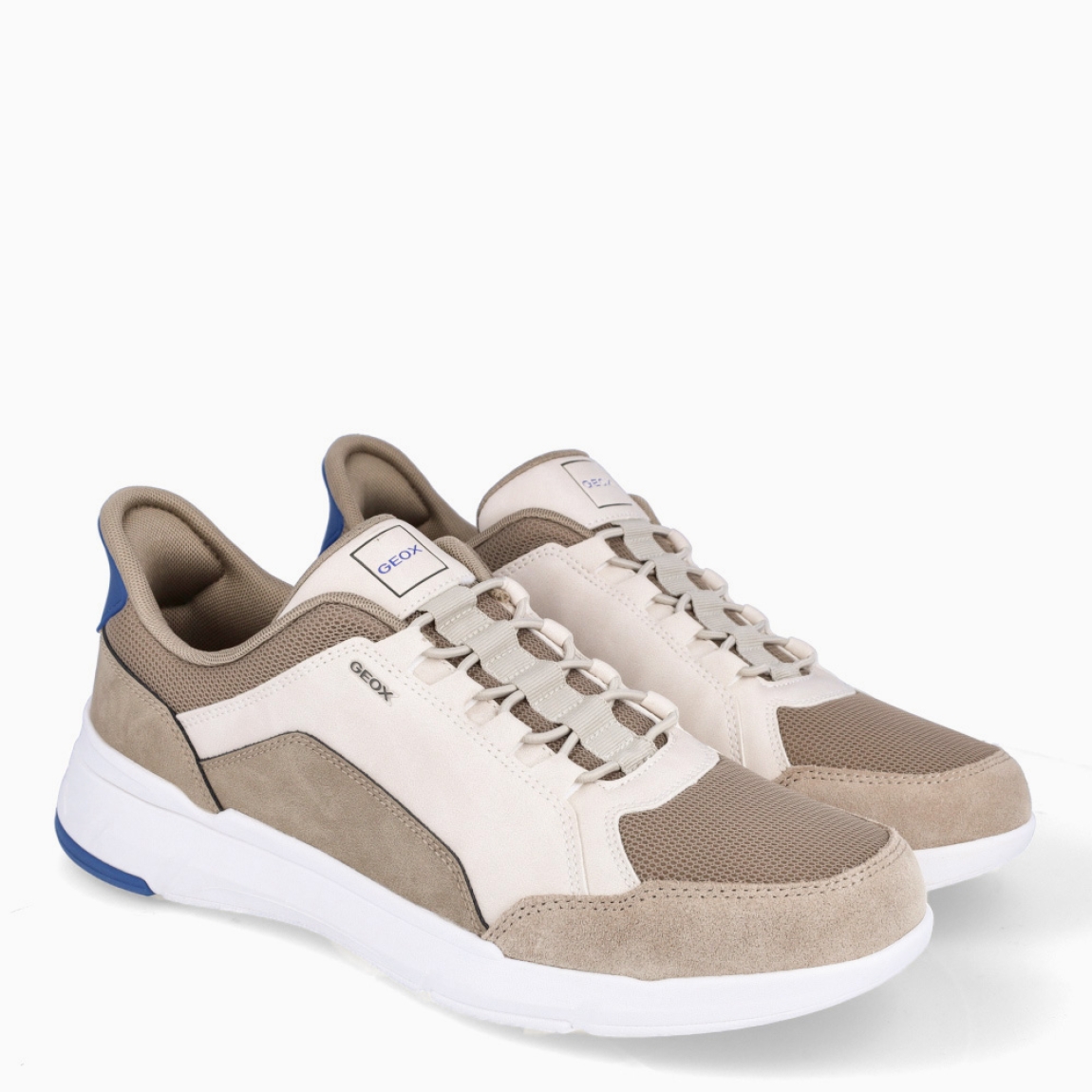 Deportiva de la marca Geox, modelo U VITTOUR PLUS. Exterior en naylon color taupe y detalles en ante. Interior en textil. Cierre con cordones. Suela de goma con cuña de 2cm. Plantilla desmontable es práctica e higiénica, garantizando la máxima comodidad. U VITTOUR PLUS se propone como una revolución del concepto de deportiva, por su excelente nivel de comodidad, transpirabilidad y amortiguación. Un modelo de estilo emblemático para quienes aman distinguirse pero no quieren renunciar al confort.
