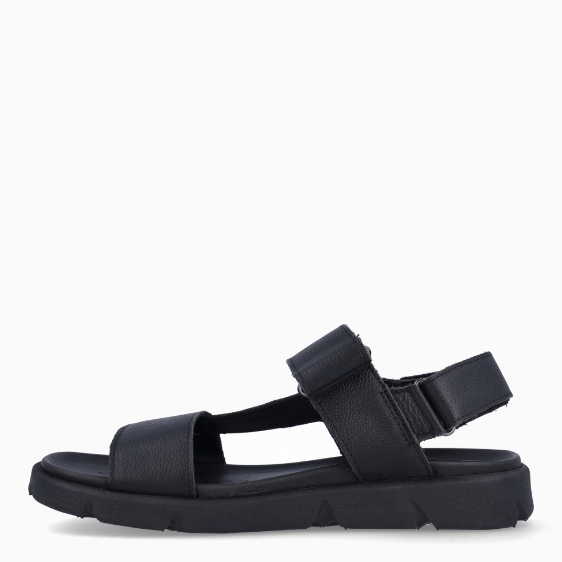 Sandalias para hombre de la marca Geox, modelo XAND 2S. Sandalias elaboradas en piel lisa color negro. Sandalias Geox con doble tiras en pala y lateral. Sandalias Geox con cierre en velcro. Sandalias con suela plana de goma. Sandalias GEOX XAND 2S, básicas para tu día a día, para que vayas a donde sea con máxima comodidad.