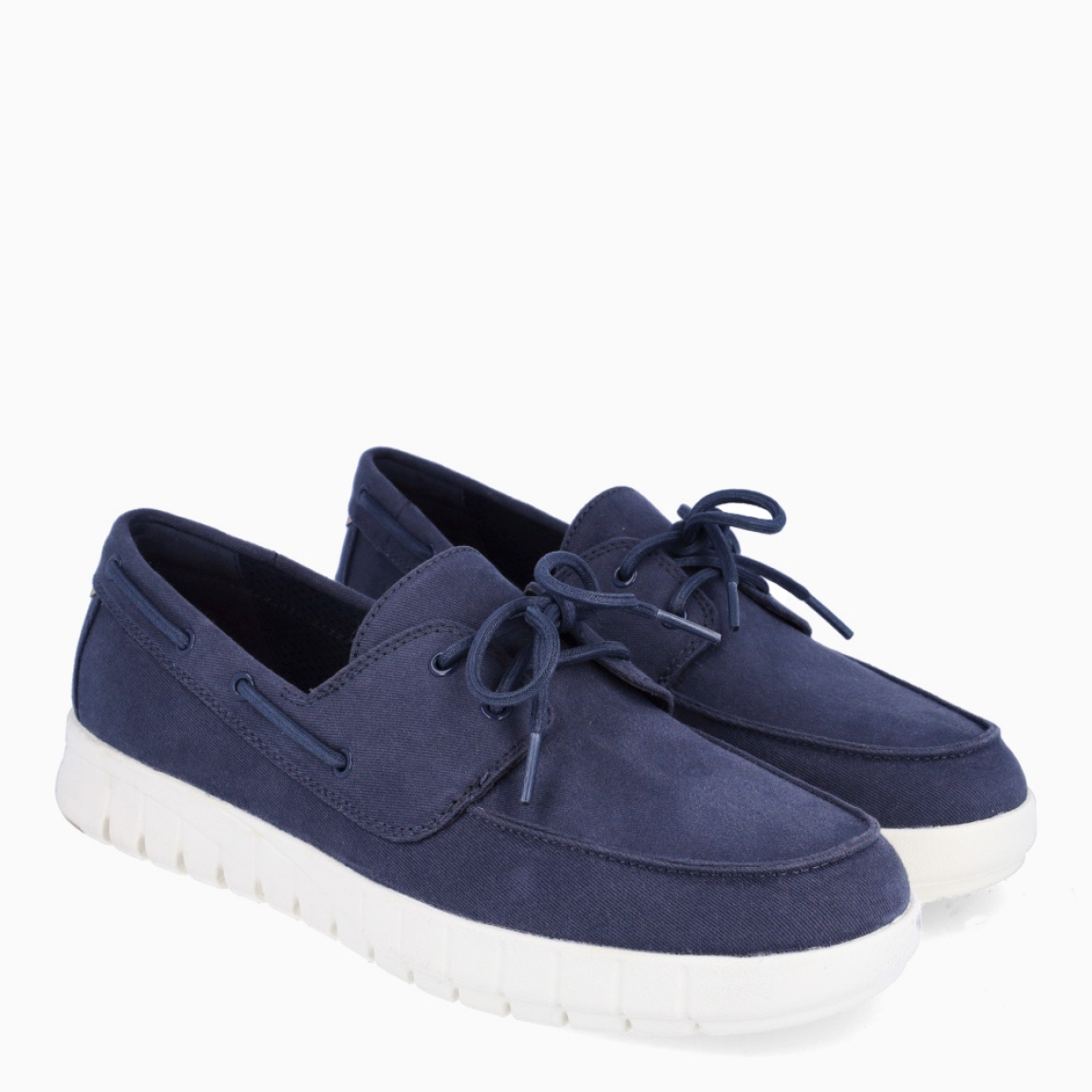 Mocasines de la marca Geox, modelo U FLEXTRIDE. Mocasines elabordos en lona color azul marino con cordones como cierre en la pala. Interior con plantilla acolchada para máxima comodidad. Mocasines Geox U FLEXTRIDE, con suela dentada. Mocasines Geox, ideales para tu día a día esta temporada!
