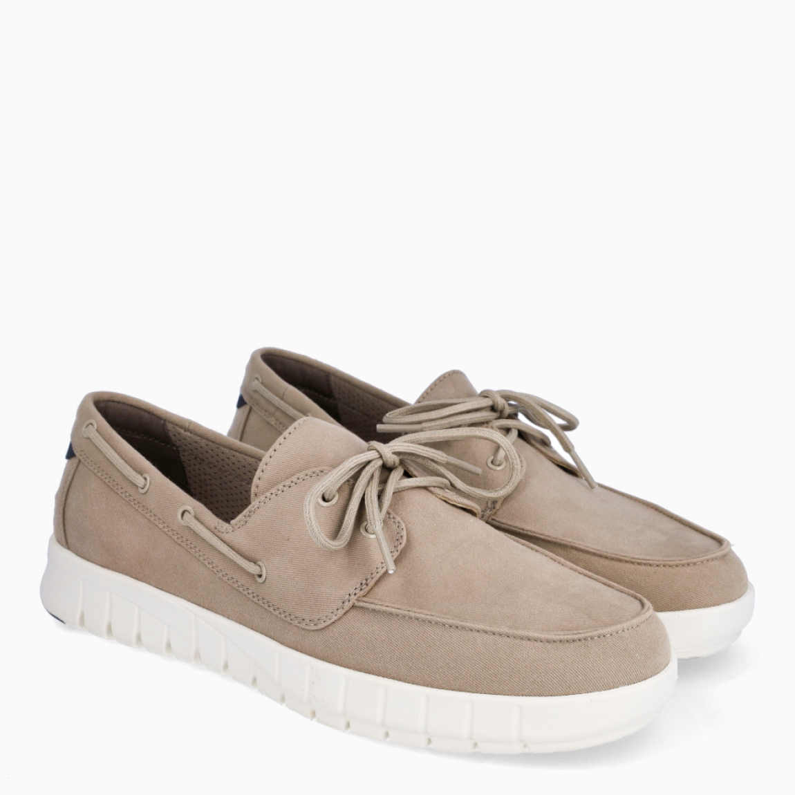 Mocasines de la marca Geox, modelo U FLEXTRIDE. Mocasines elabordos en textil color taupe con cordones como cierre en la pala. Interior con plantilla acolchada para máxima comodidad. Mocasines Geox U FLEXTRIDE, con suela dentada. Mocasines Geox, ideales para tu día a día esta temporada!