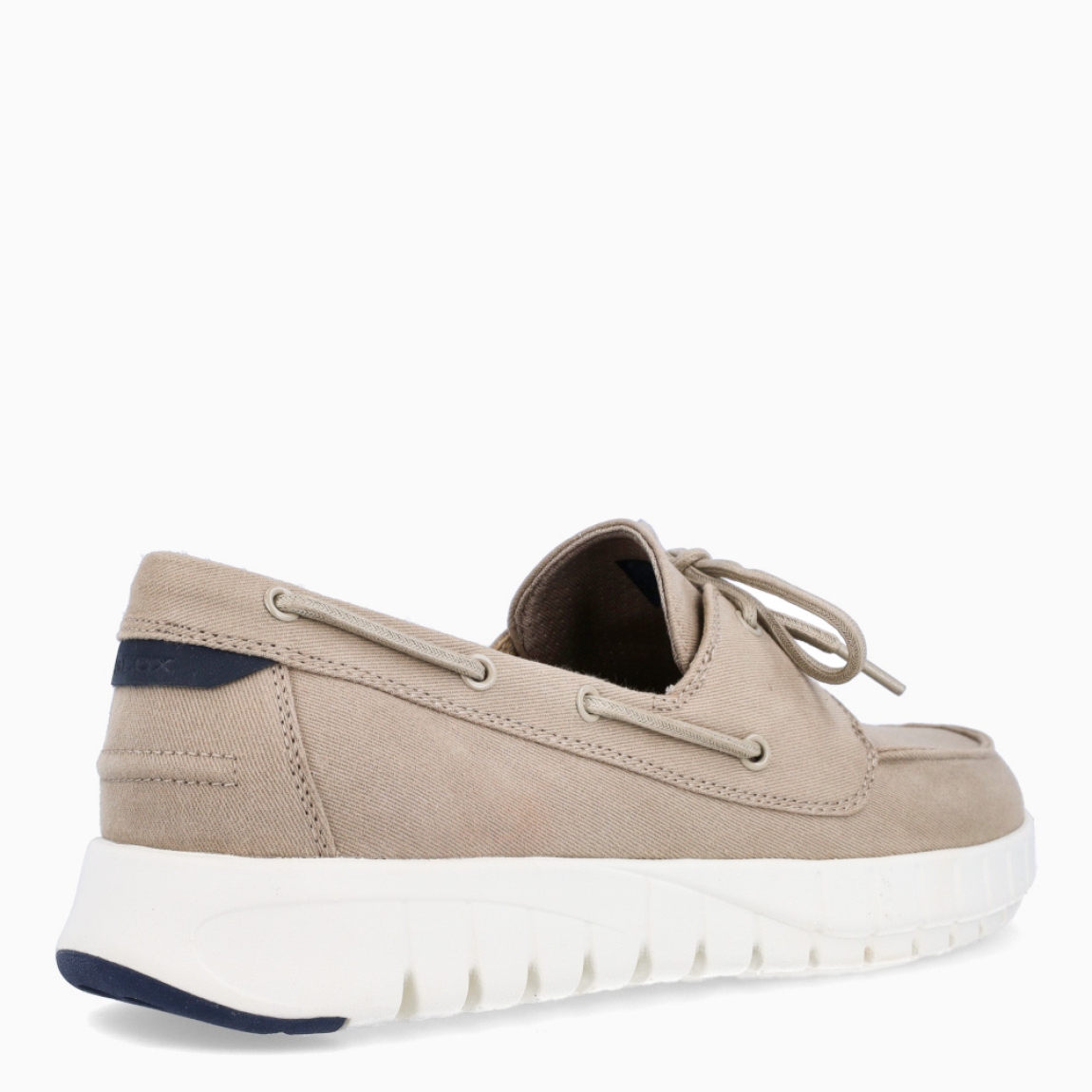 Mocasines de la marca Geox, modelo U FLEXTRIDE. Mocasines elabordos en textil color taupe con cordones como cierre en la pala. Interior con plantilla acolchada para máxima comodidad. Mocasines Geox U FLEXTRIDE, con suela dentada. Mocasines Geox, ideales para tu día a día esta temporada!