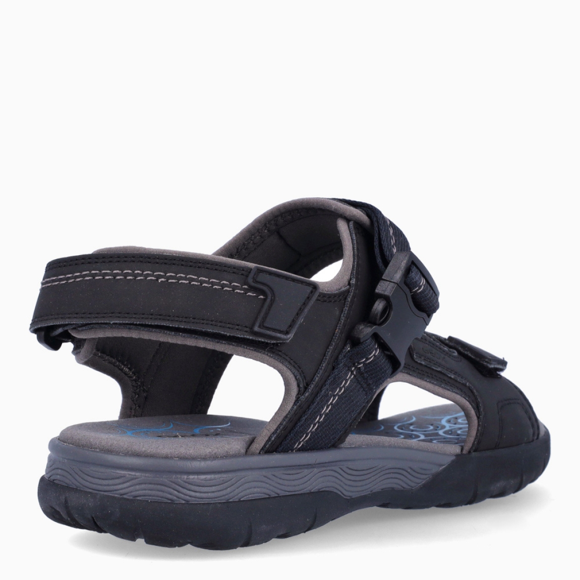Sandalias de hombre de la marca Geox, modelo SPHERICA EC5 B. Sandalias elaboradas en piel color negro. Sandalias con tiras en pala y cierre en velcro. Interior en piel color nude, acolchado para más comodidad durante el día. Sandalias Geox SPHERICA EC5 B, ideal como básico de todos los días!