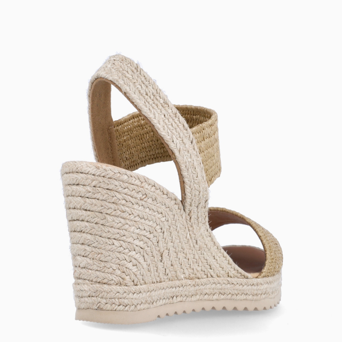 Alpargatas de la marca Casteller, modelo BLUMA. Exterior de las alpargatas en textil con efecto corrugado color camel. Interior de las alpargatas en piel color camel. Alpargatas con cuña de 8cm de altura. Estas alpargatas Casteller BLUMA son una tendencia de temporada. Gracias a su diseño, podrás estilizar tus looks con la máxima comodidad posible.