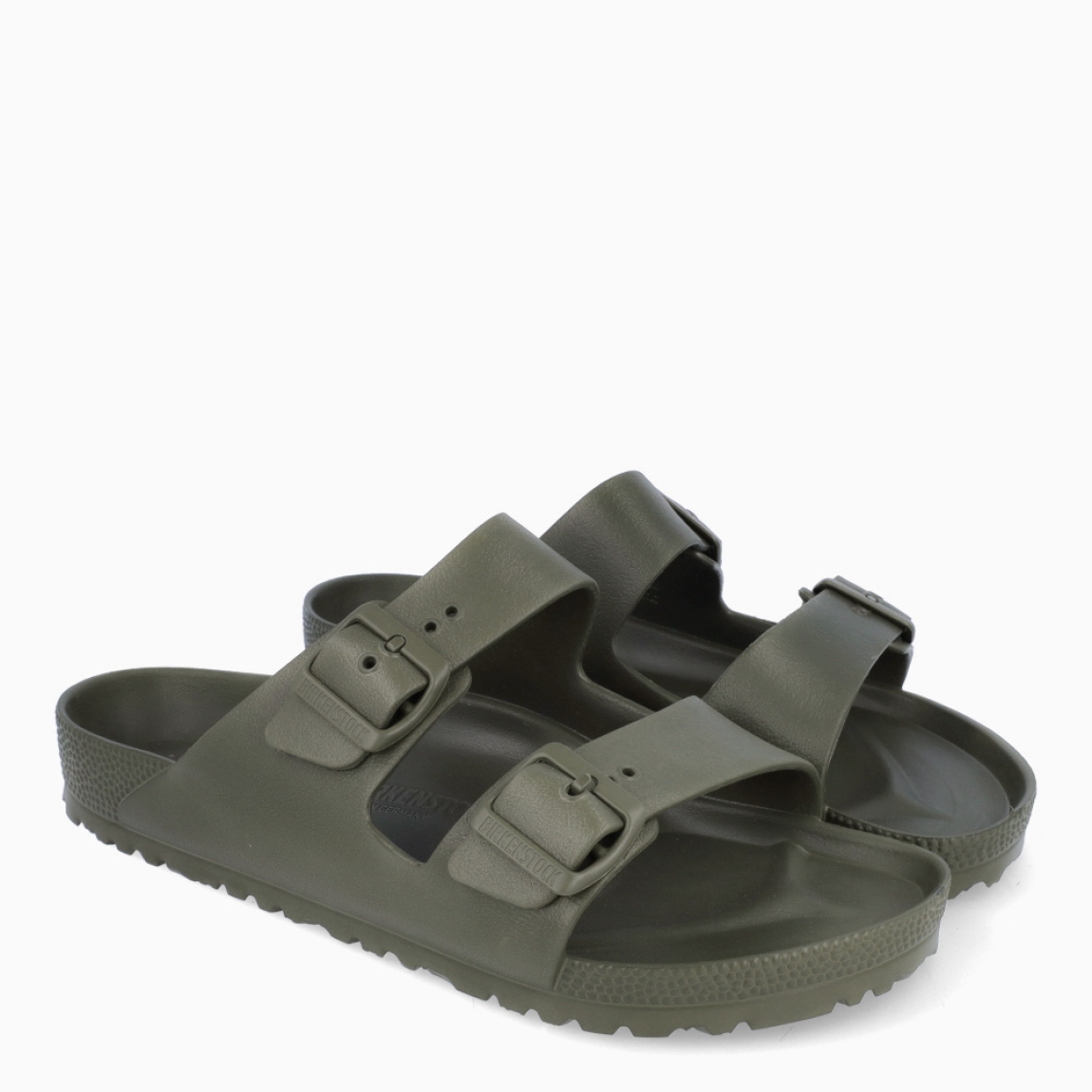 Sandalias de la marca Birkenstock, modelo ARIZONA EVA. Sandalias elaboradas en neopreno color verde de alta calidad. Cierre de las sandalias con doble hebilla en pala y empeine. Suela plana de goma. Estas sandalias Birkenstockl ARIZONA EVA son ligeras, resistentes al agua y te ofrece la mejor comodidad que necesitas para esta temporada.