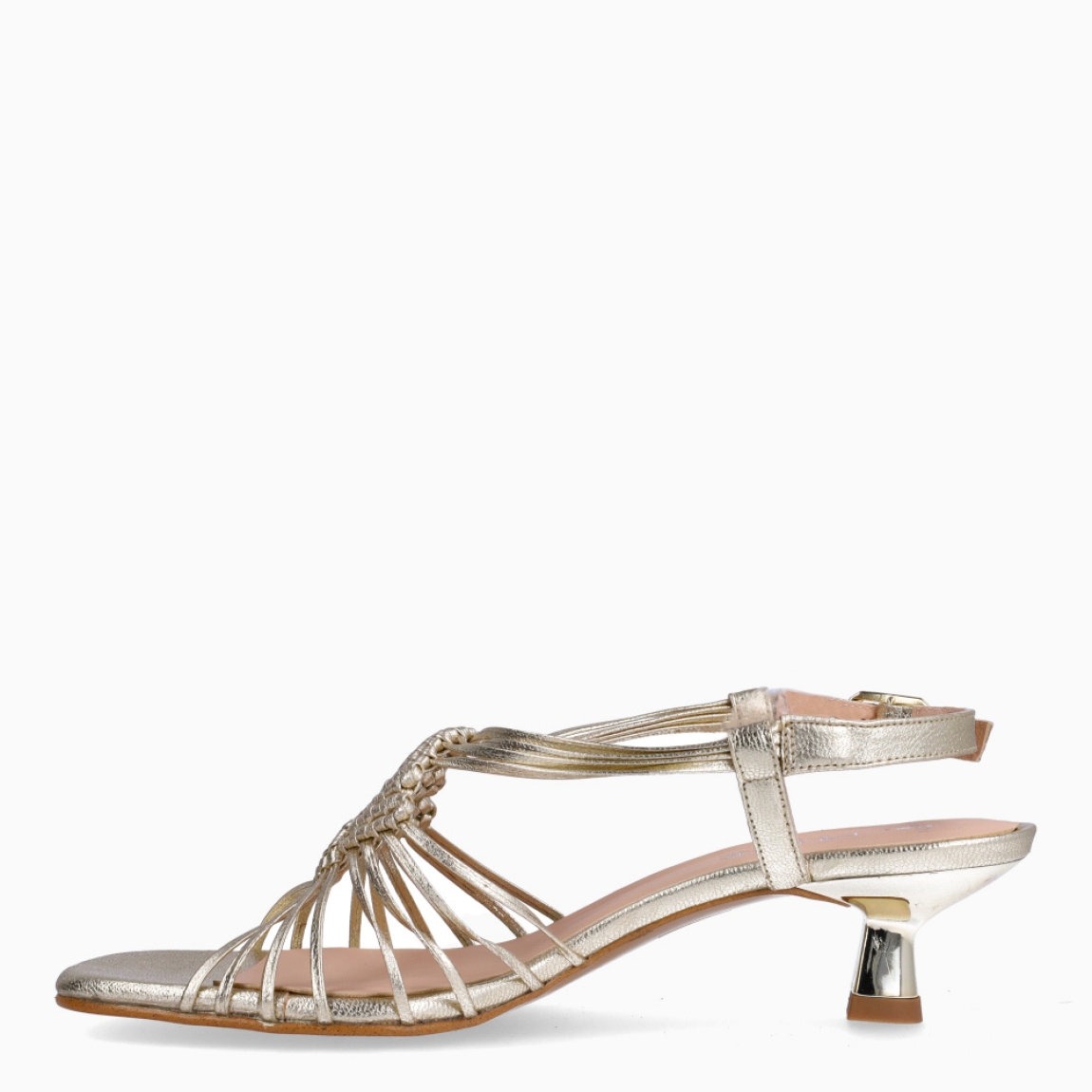 Sandalias de la marca Munné, modelo GREENWICH. Elaboradas en piel color platino, con detalle de tiras cruzadas en pala. Interior en piel color nude. Cierre de sandalias Munné con hebilla en tobillo y suela con tacón de 4cm de altura. Estas sandalias Munné GREENWICH, son un complemento ideal para tus looks en fiestas y eventos!