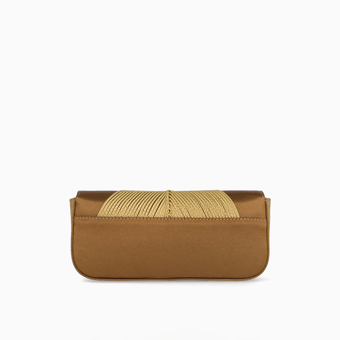 Bolso pequeño de mano de la marca Unisa, modelo ZSOUTA. Bolso fabricado en piel metalizada color oro. Detalle en la solapa de soutache. Compartimento con cierre mediante imán. Bandolera crossbag en el interior en piel al tono. Bolso UNISA, ideal para llevarlo a tus eventos! Medidas: 10cm x 22cm x 5cm