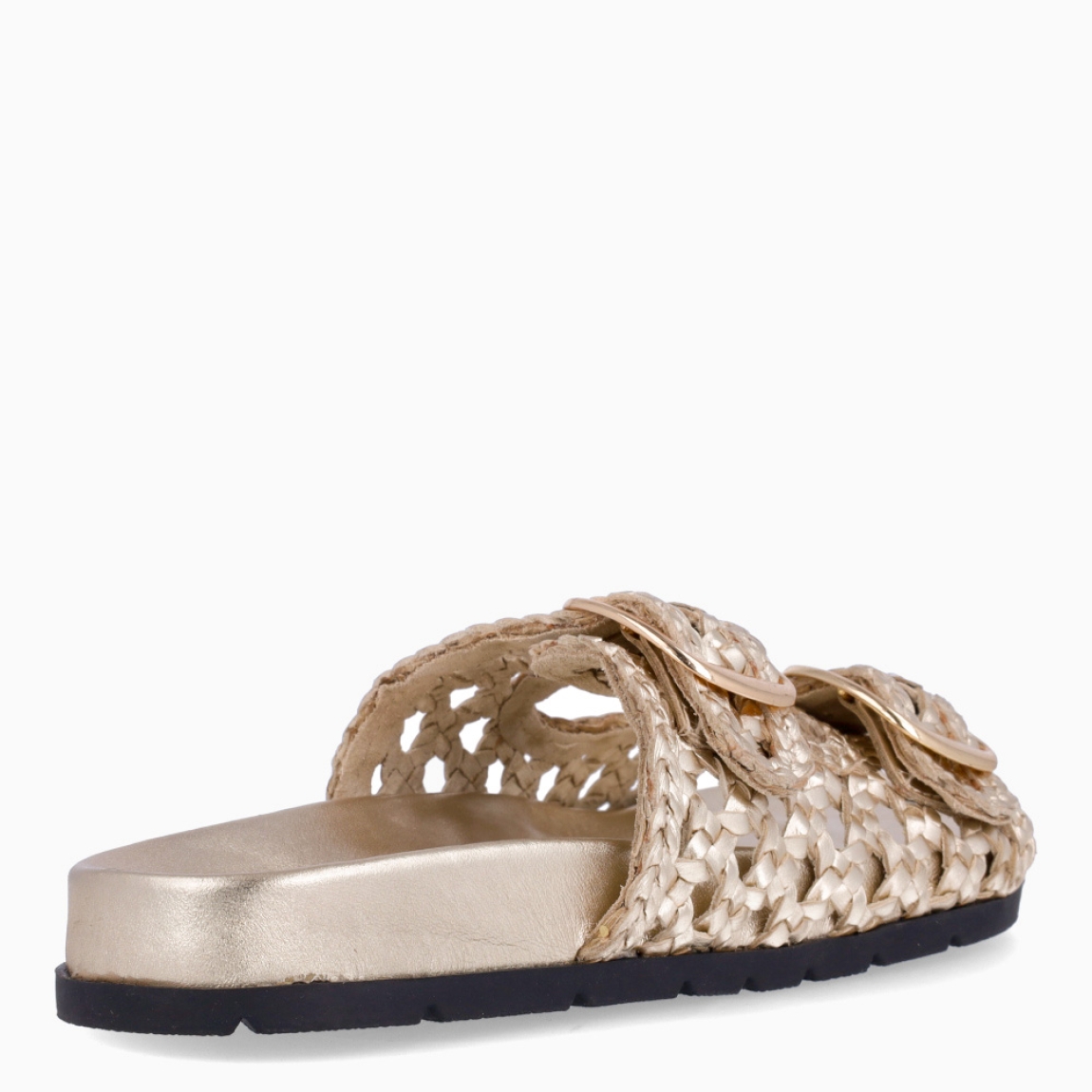 Sandalias de la marca Itse, modelo RODAS. Sandalias elaboradas en piel trenzada color oro con doble tiras con hebilla en la pala. Suela plana y cómoda. Sandalias Itse RODAS, un complemento, ideal para llevarlo todos los días!
