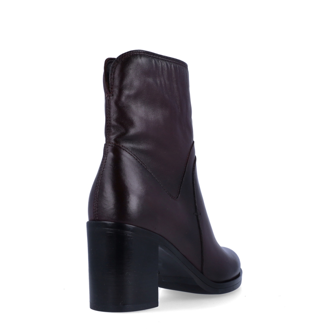 Los botines MJUS LEONELLA destacan por su diseño clásico y versátil, perfectos para completar cualquier look de diario. Están confeccionados en piel de color burdeos con un elegante acabado liso, que aporta un estilo atemporal y fácil de combinar.Incorporan un tacón de 6 cm, que ofrece la altura ideal sin renunciar a la comodidad y la estabilidad en cada paso. Además, cuentan con cierre de cremallera, facilitando un ajuste cómodo y práctico. Los MJUS LEONELLA son el complemento perfecto para el día a día, combinando calidad, confort y un diseño sofisticado.