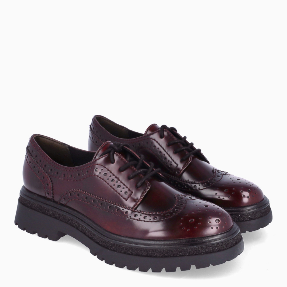 Blucher de la marca Tamaris, modelo VERONA. Mocasines elaborados en piel color burdeos. Su silueta de corte bajo con punta redonda crea un look casual y sencillo para el día a día, mientras que la plataforma de 3 cm añade altura sin sacrificar la estabilidad. Cierre de blucher Tamaris con cordones en pala. Tiene un diseño de ajuste ancho prioriza la comodidad, y la plantilla de piel extraíble te permite adaptar la amortiguación o usar tus propias plantillas. Con los blucher Tamaris, Veron ate sentirás cómoda en cada paso que des.