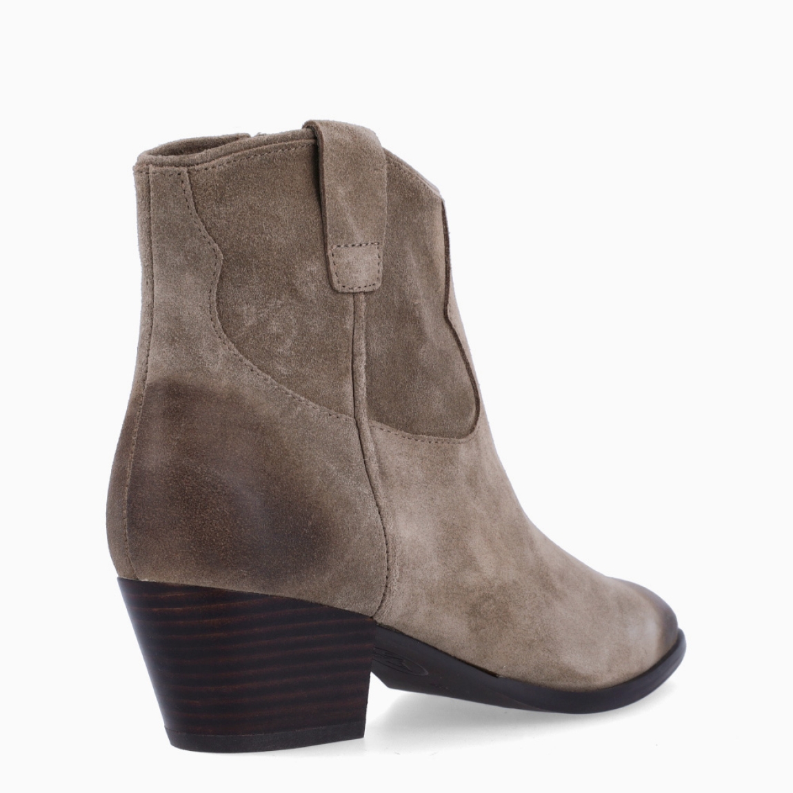 Botines de la marca ASH, modelo FAME. Botines elaborados en ante color taupe con punta lápiz. Botines con tacón 4cm de altura. Botines Ash FAME, complemento básico e ideal para ir a todos lados!