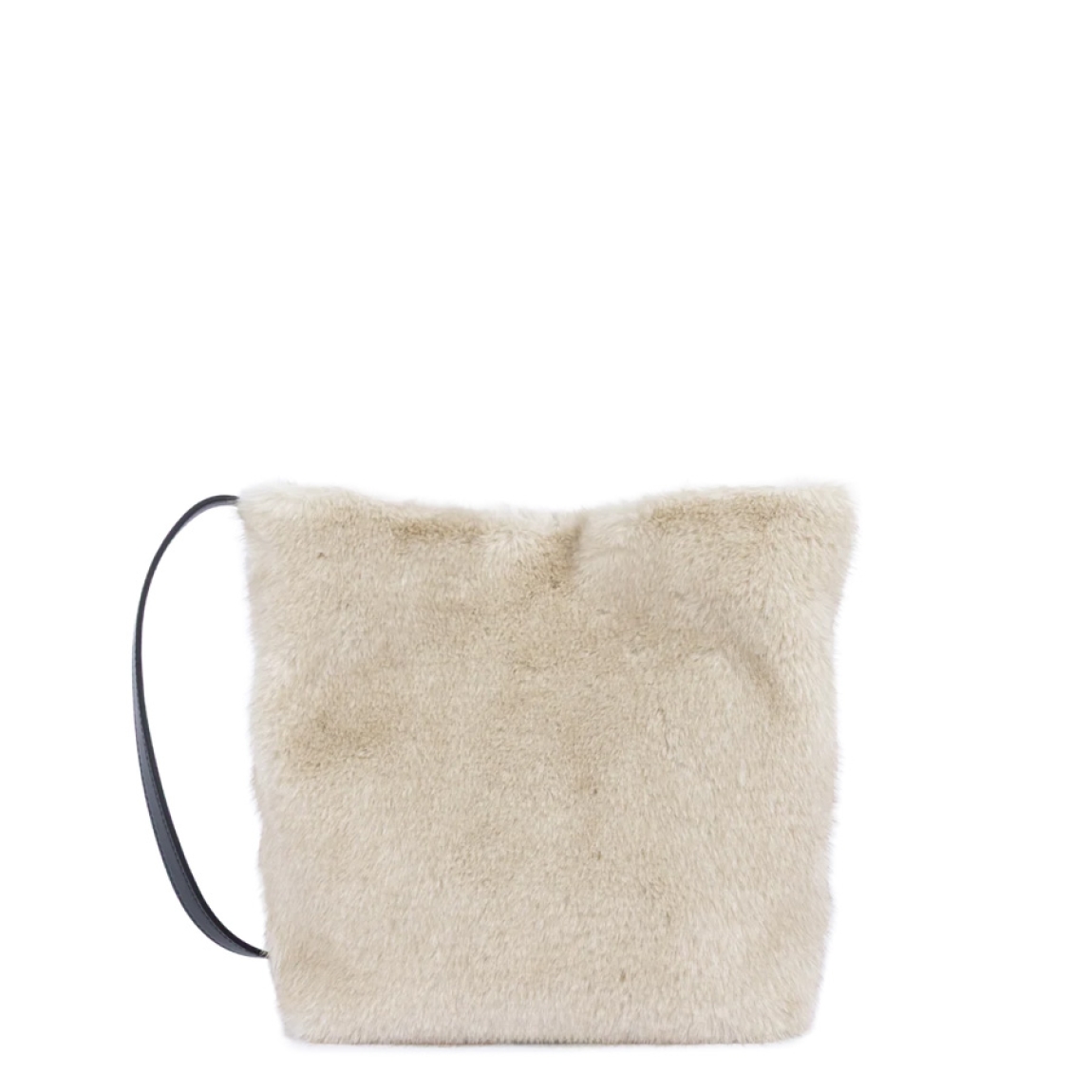 Bolso de la marca Lancaster, modelo MOUMOUTER. Bolso confeccionado en poliéster con detalles en piel de vacuno color crudo. Cuenta con un compartimento central interior con cremallera, un bolsillo interior con cremallera y un doble bolsillo sencillo para organizar tus esenciales. Bolso Lancaster MOUMOUTE, cuenta con un cierre imantado quegarantiza practicidad en el día a día. Equipado con un asa larga y ajustable, se lleva al hombro o cruzado. Perfecto para ti!
