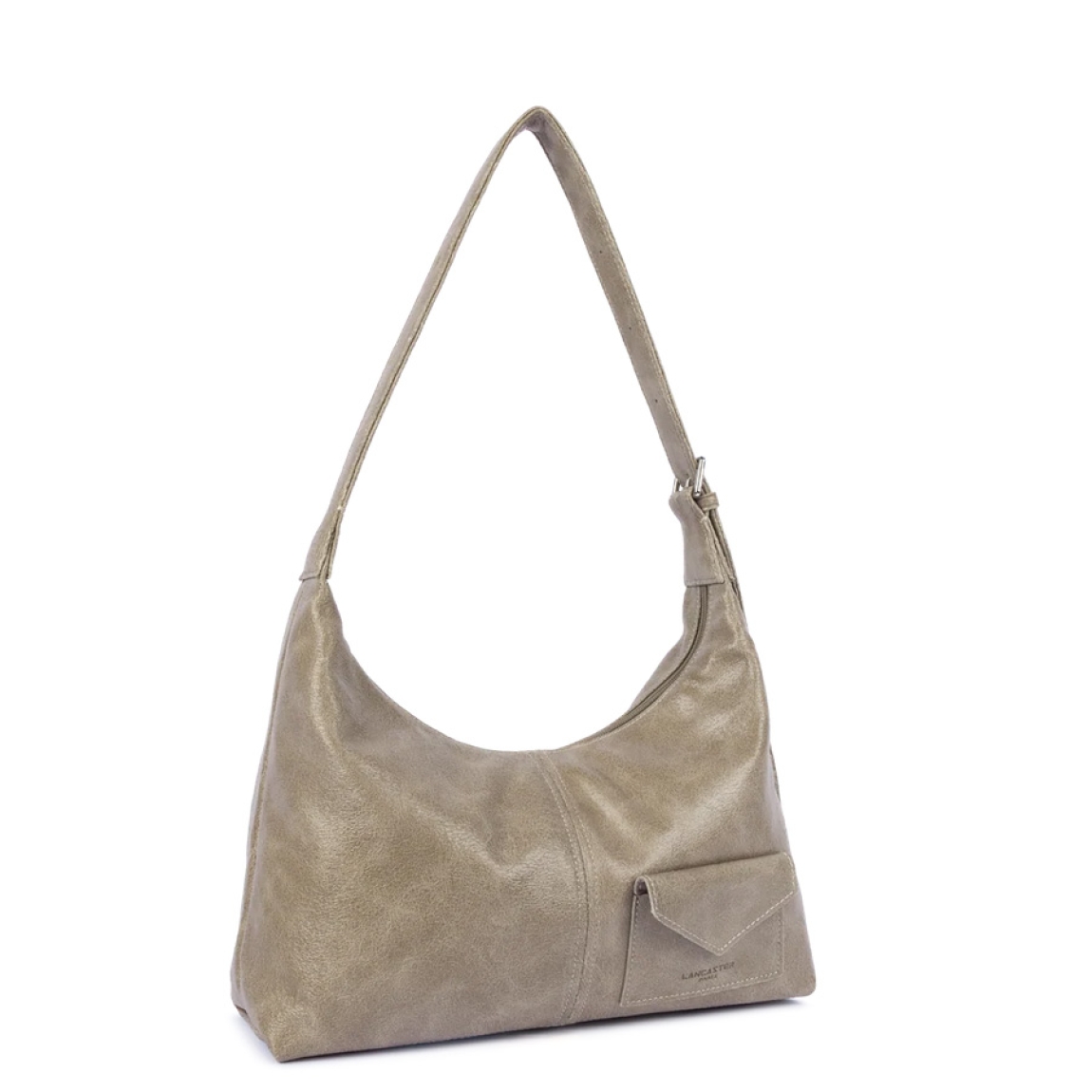 Bolso de la marca Lancaster, modelo RÉTRO KBA. Bolso confeccionado en poliéster color taupe. Cuenta con un compartimento para tarjetas con cierre a presión en la parte delantera y un bolsillo interior con cremallera para organizar tus esenciales. Su cierre con cremallera garantiza seguridad y practicidad en el día a día. Bolso Lancaster RÉTRO KBA, equipado con un asa sencilla y ajustable, se lleva al hombro o cruzado, perfecti oara el día a día.