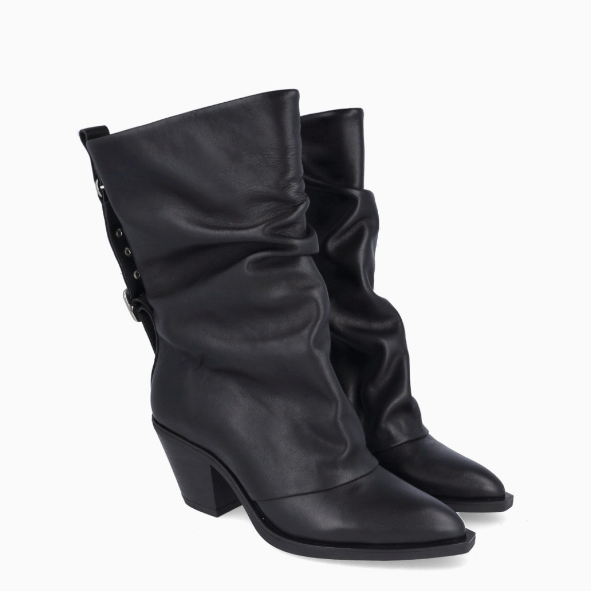 Botines de la marca Munné, modelo THE. Botines elaborados en piel con efecto corrugado de color negro. Botines con punta lápiz y tacón grueso de 6cm de altura. Detalle de hebilla en parte de atrás. Interior en piel color beig. Botines Munné THE, ideales para esta temporada, su diseño le aportará estilo, elegancia y comodidad a tus looks!